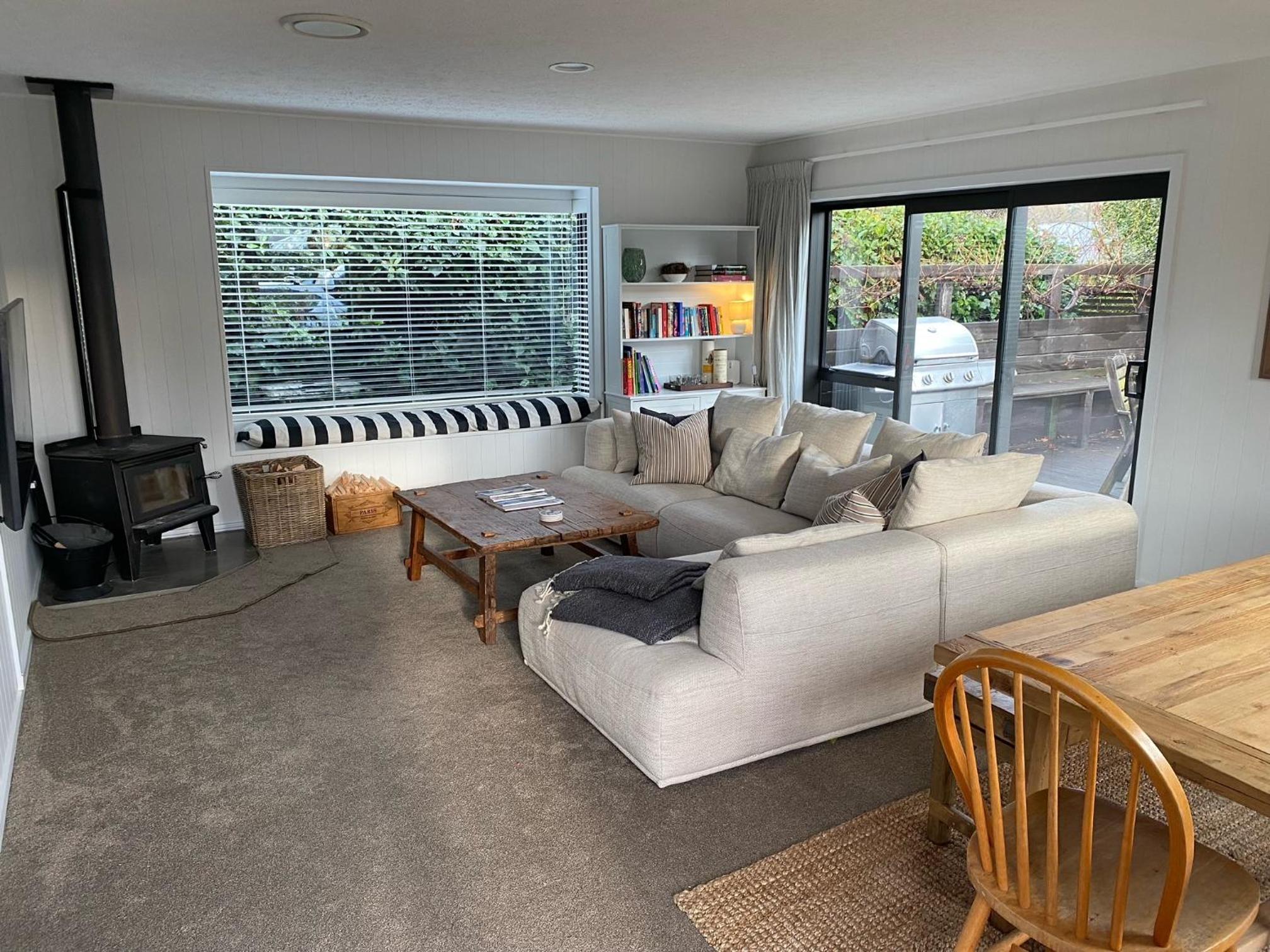 Frankton Favourite - Queenstown Holiday Home view 4