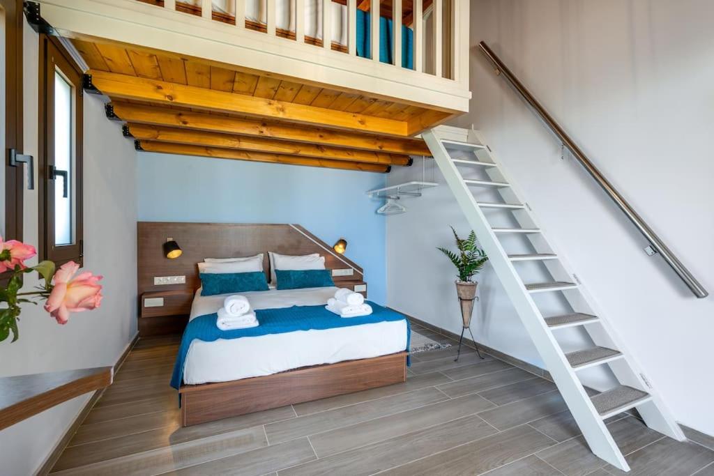 Rena's Rustic retreat view 4