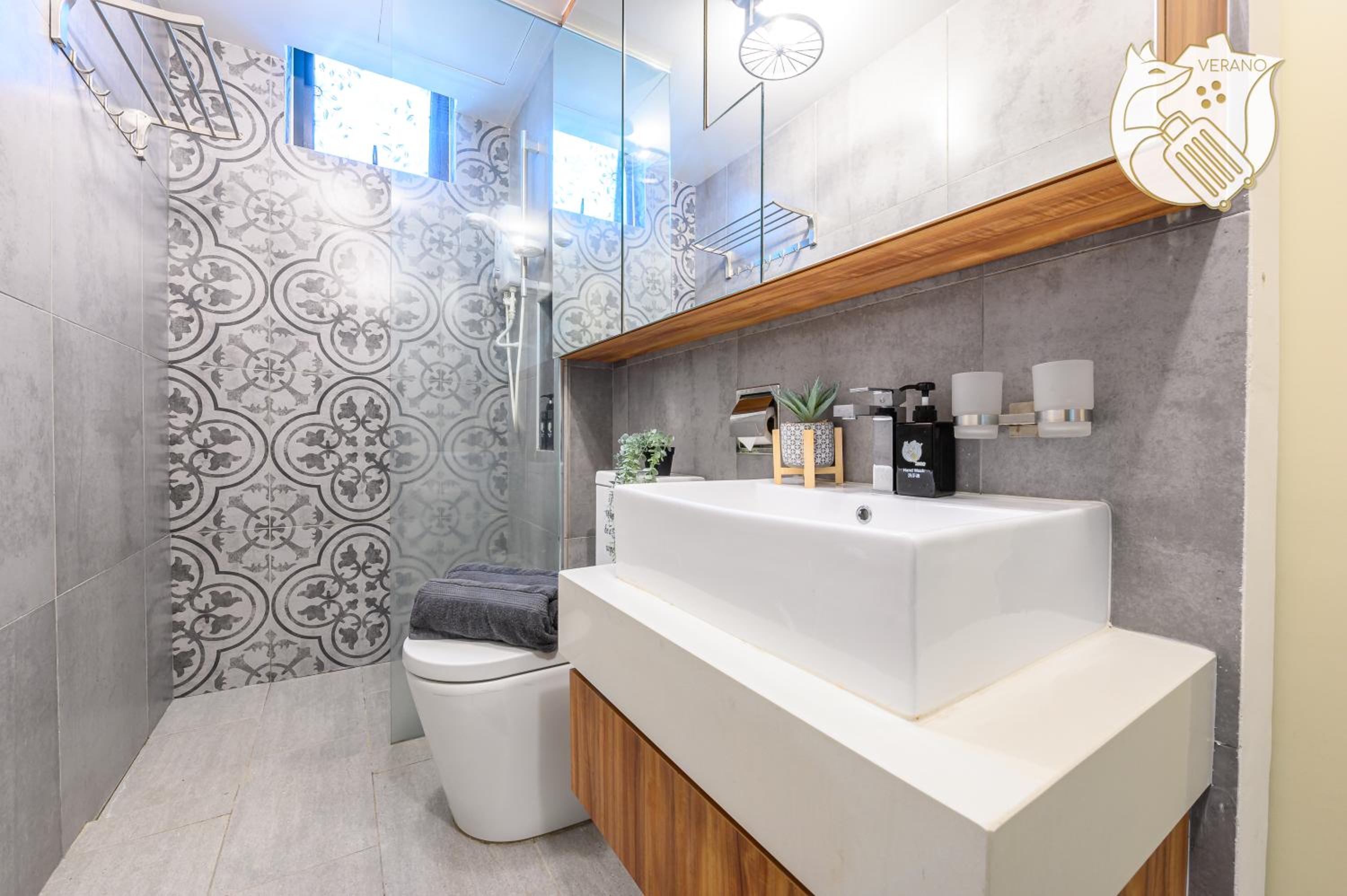 Luxury Duplex Condo Retreat-Corner v 2 Parking, KL by Verano