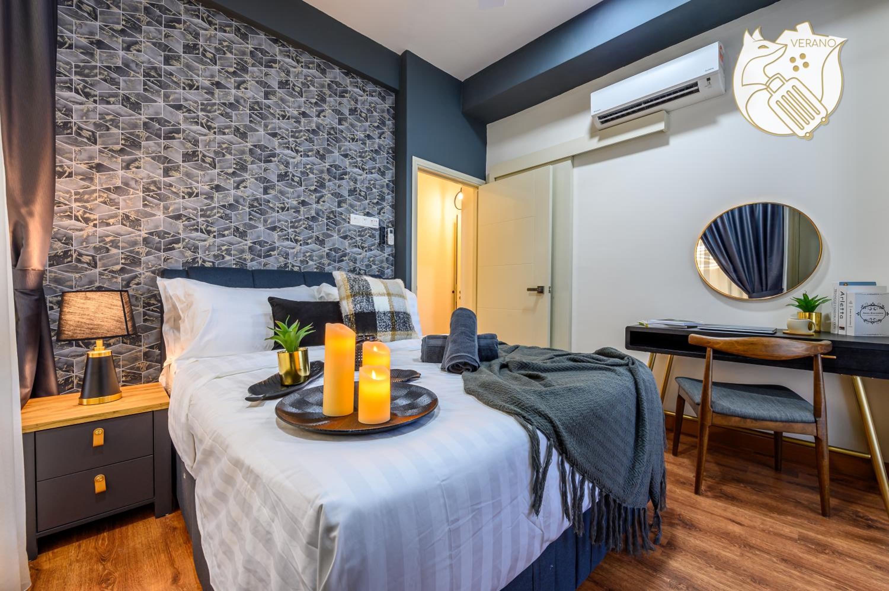 Luxury Duplex Condo Retreat-Corner v 2 Parking, KL by Verano