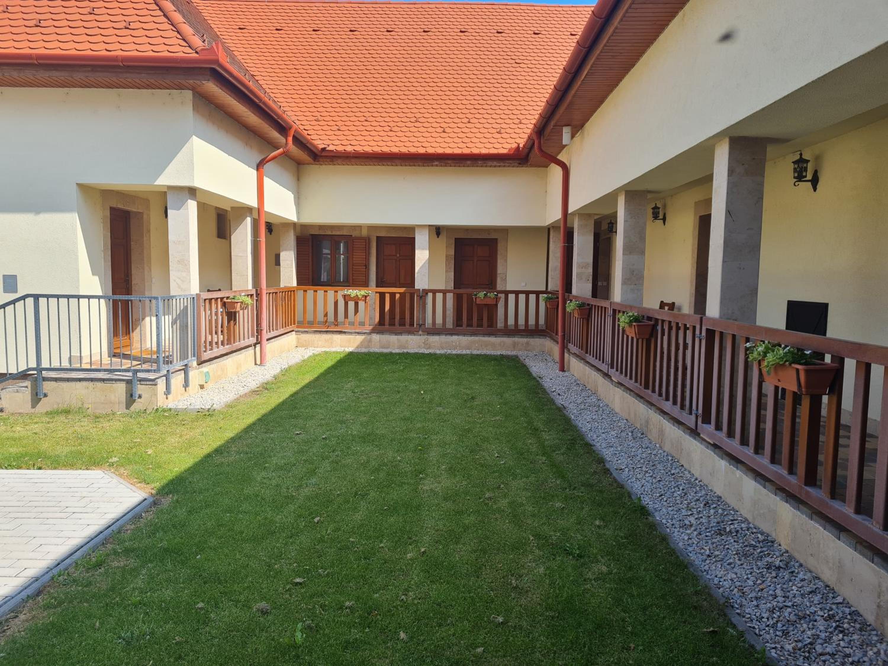 Tőrös Panzió