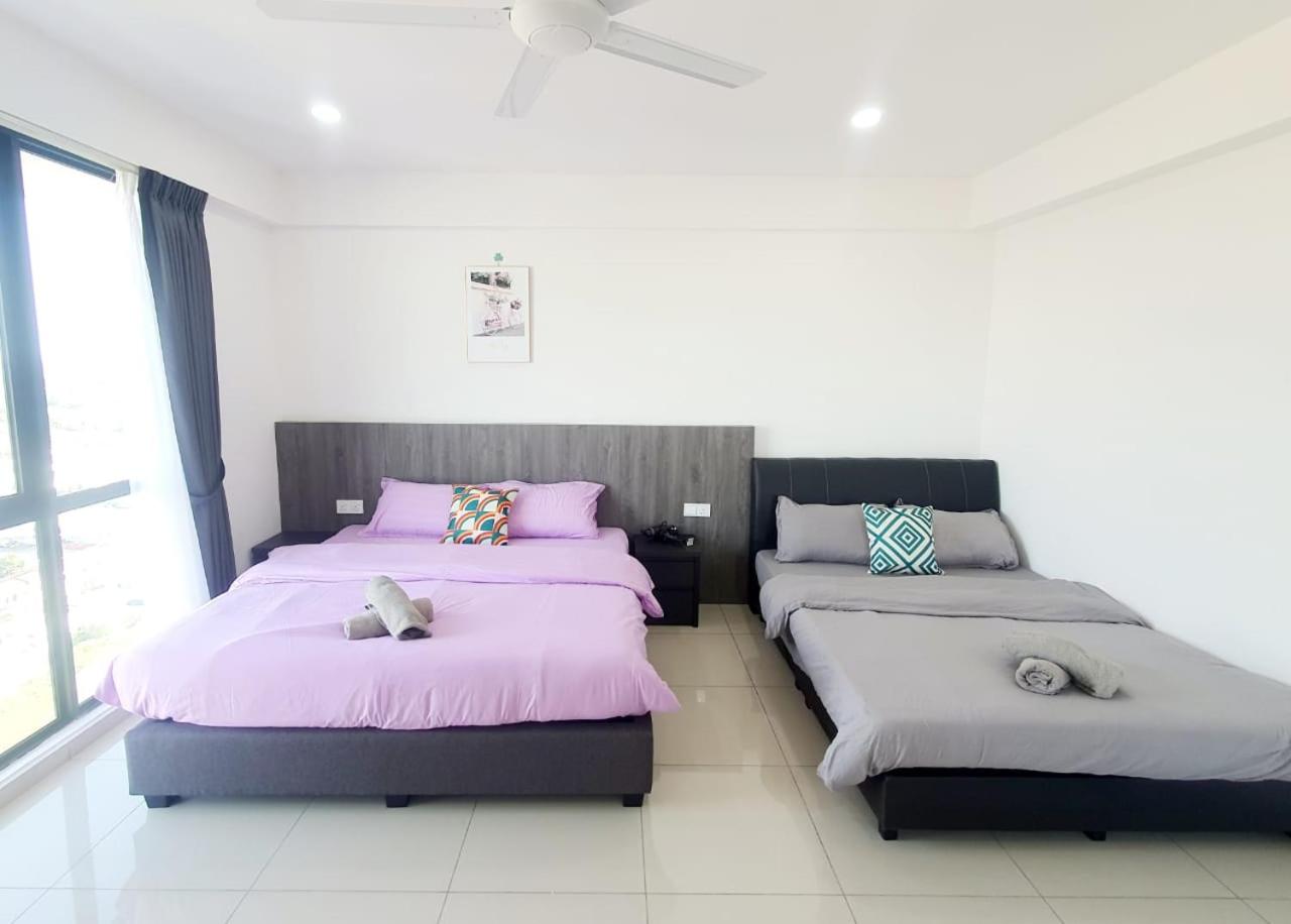 LOVELY 2ROOM SUITE6PAX@SKY CONDO JURU SENTRAL view 3