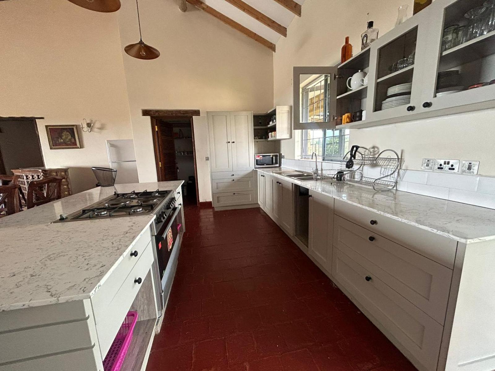 Naivasha 4-Bedroom All Ensuite Cottage