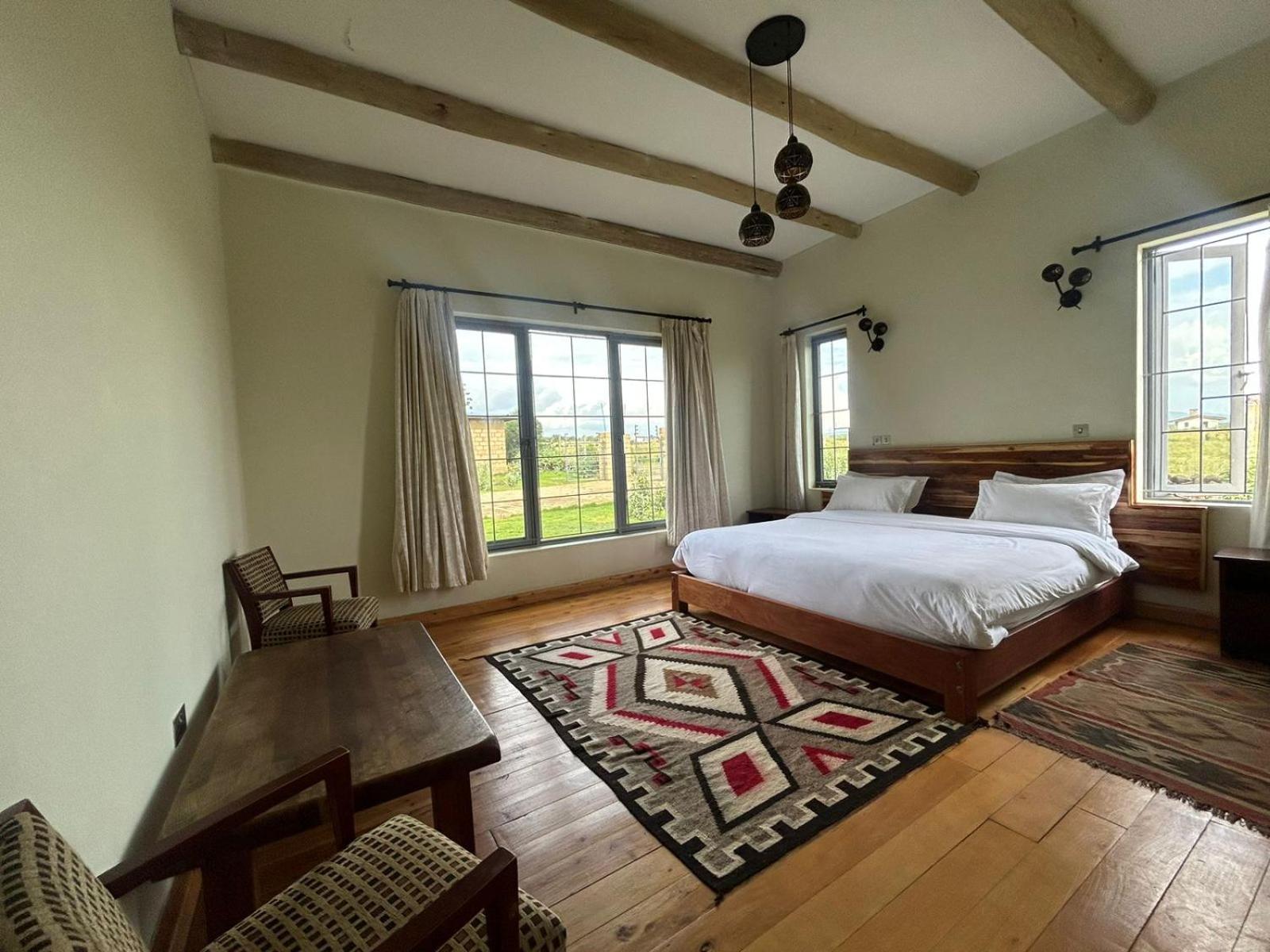 Naivasha 4-Bedroom All Ensuite Cottage