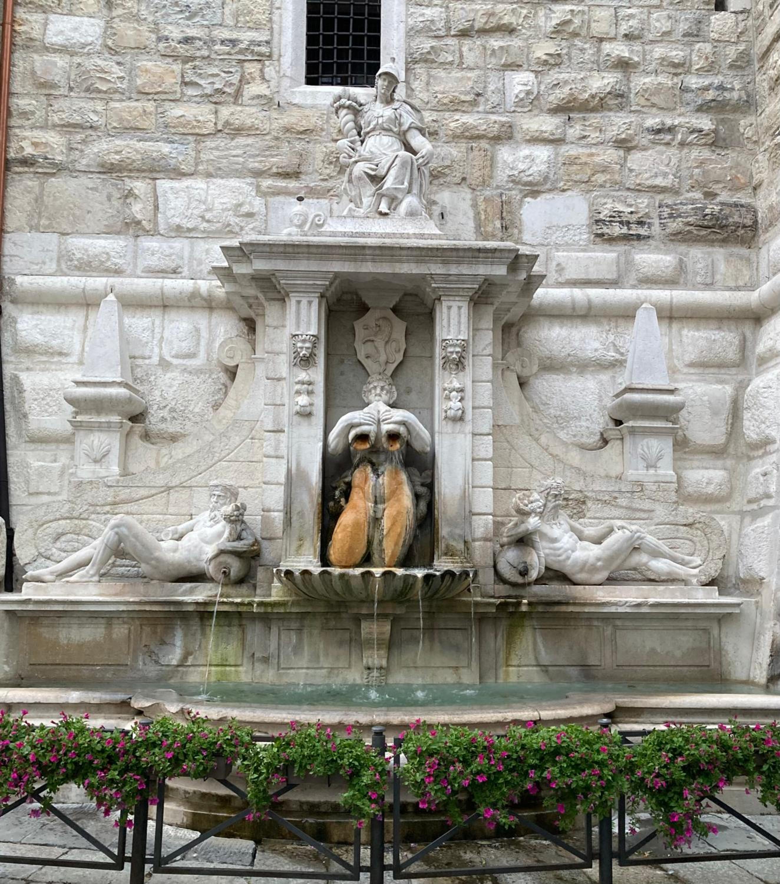 Photo 32