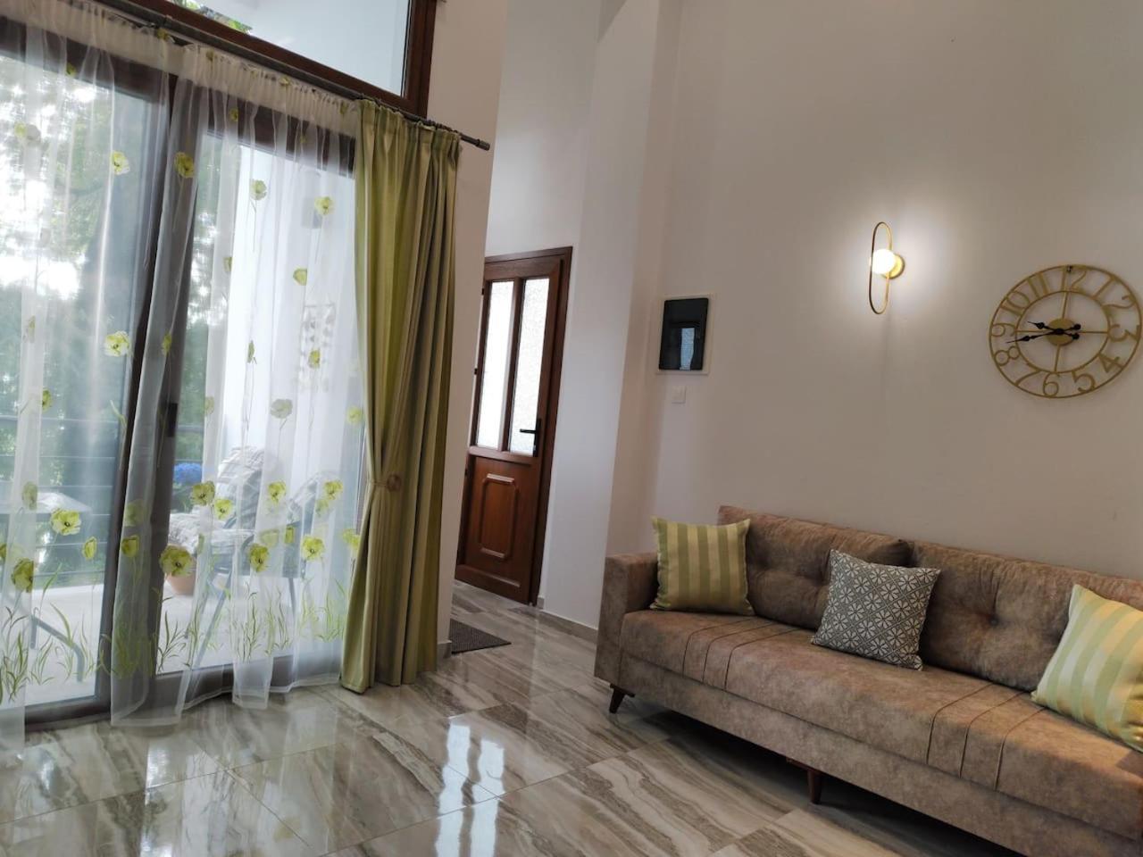 Isidora Apartments