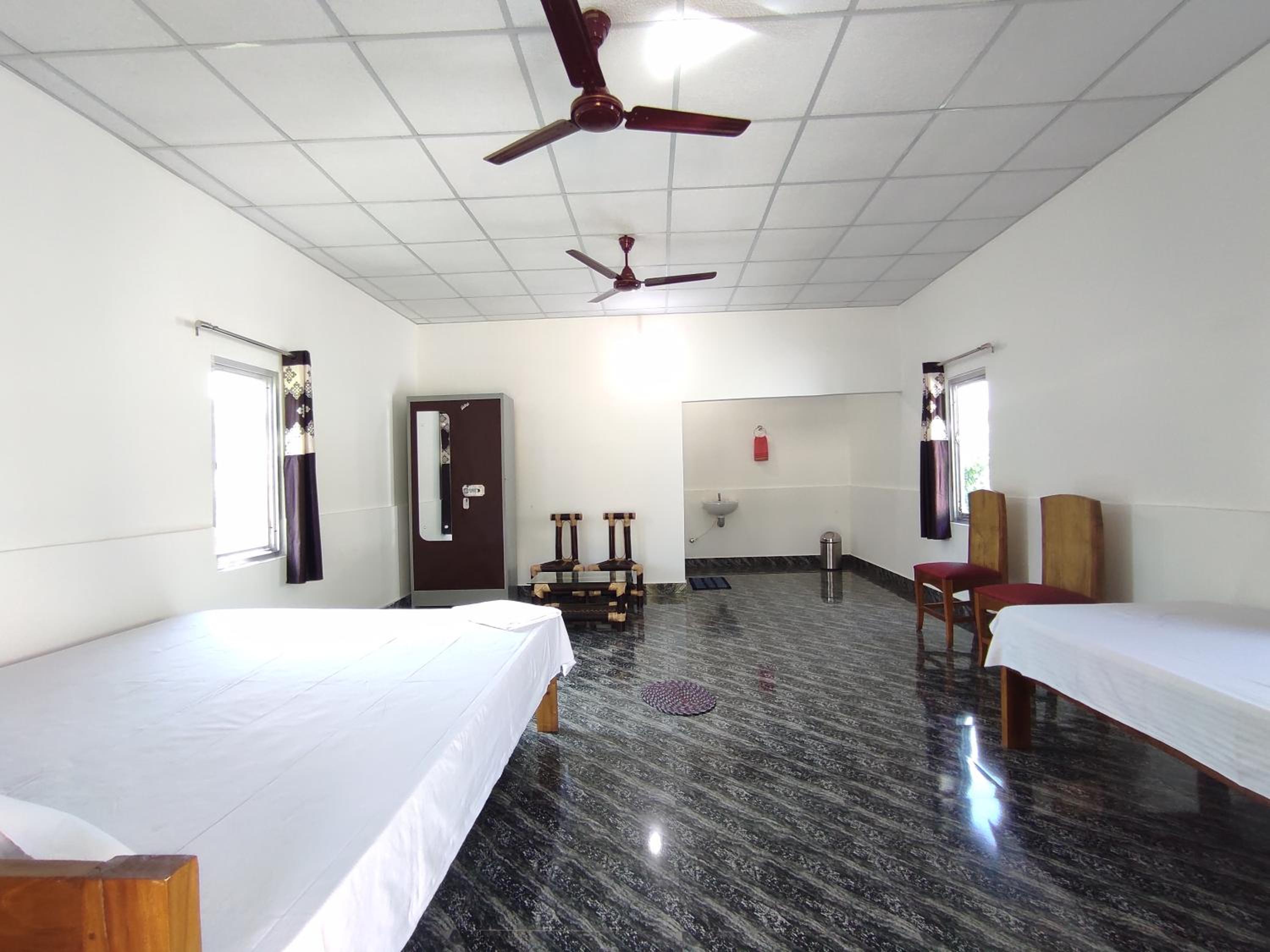 Falcon Jungle Resort