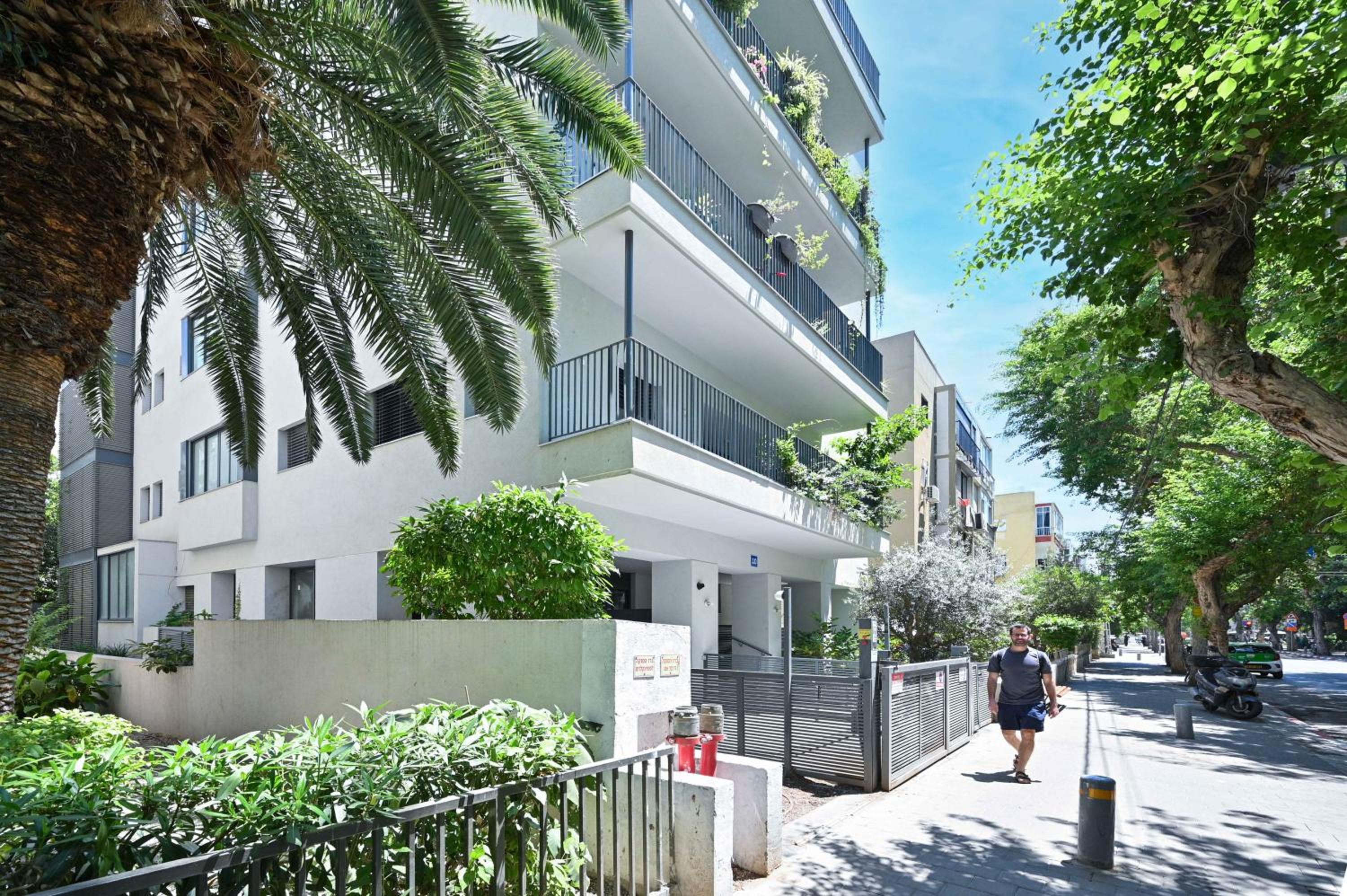 Modern 3BR retreat in the Old North by HolyGuest view 4