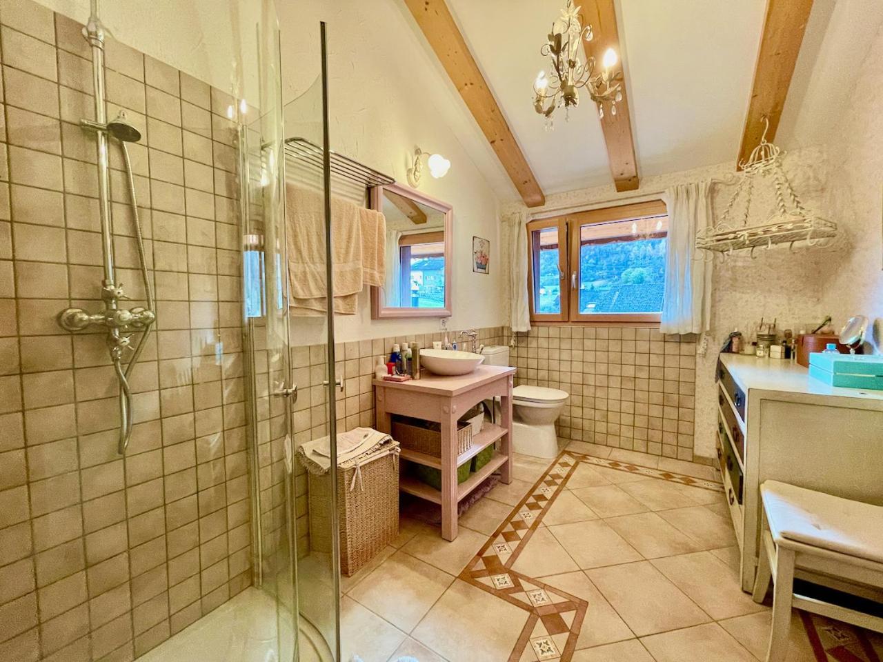 Doodle's Amazing Chalet -Walensee - Flumserberg - Churfirsten - Heidiland - Pool - Sauna