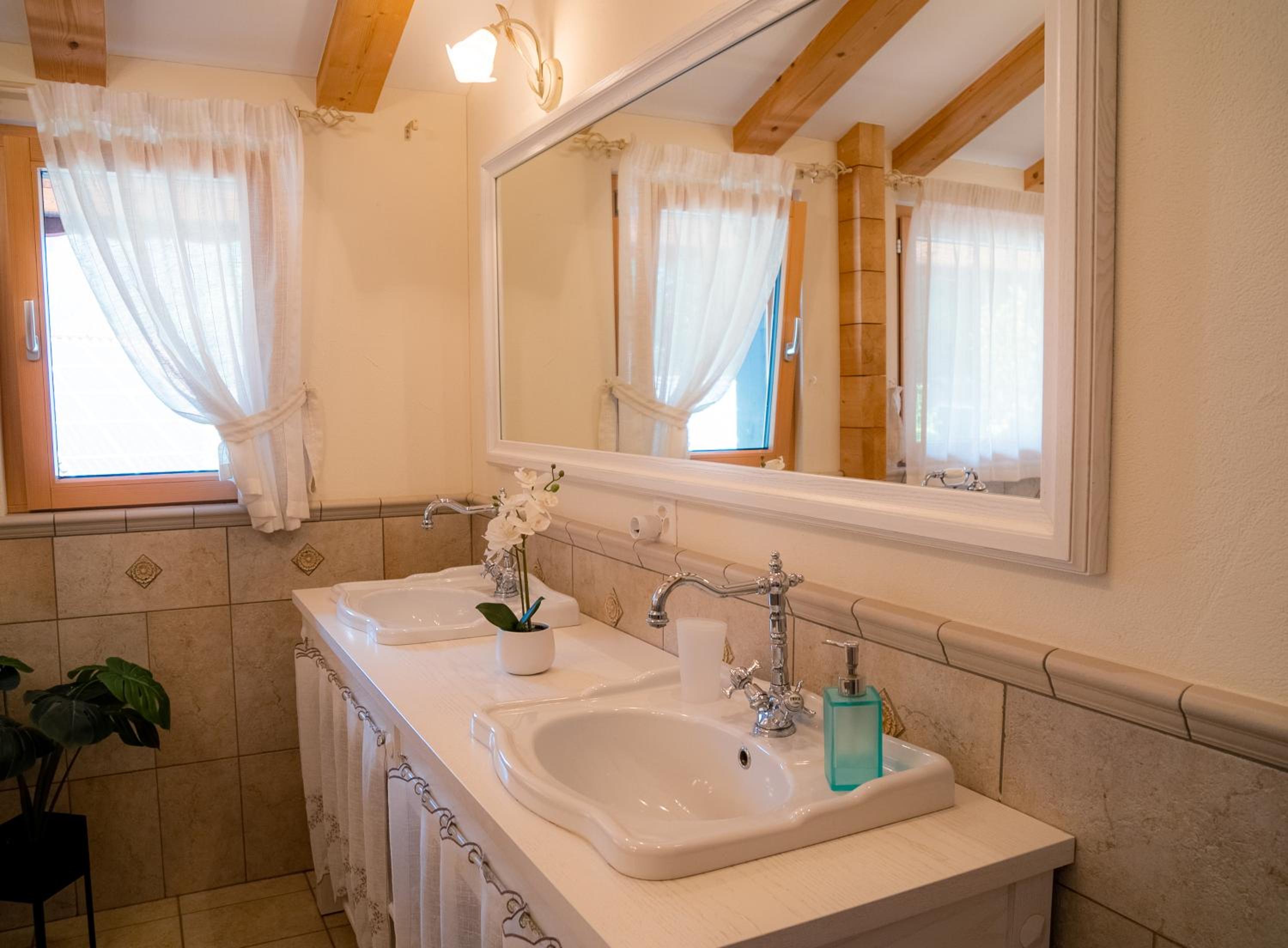 Doodle's Amazing Chalet -Walensee - Flumserberg - Churfirsten - Heidiland - Pool - Sauna