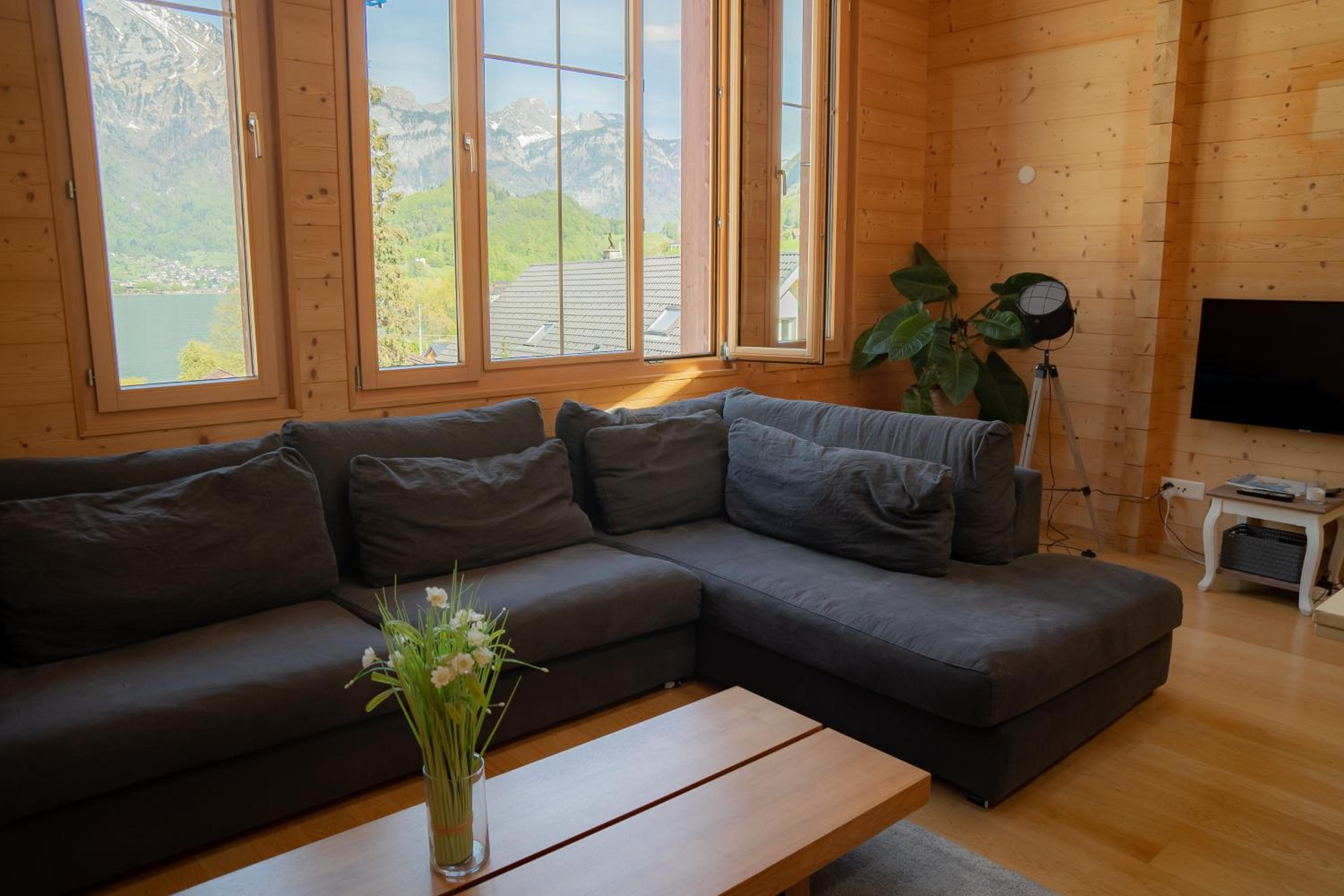 Doodle's Amazing Chalet -Walensee - Flumserberg - Churfirsten - Heidiland - Pool - Sauna