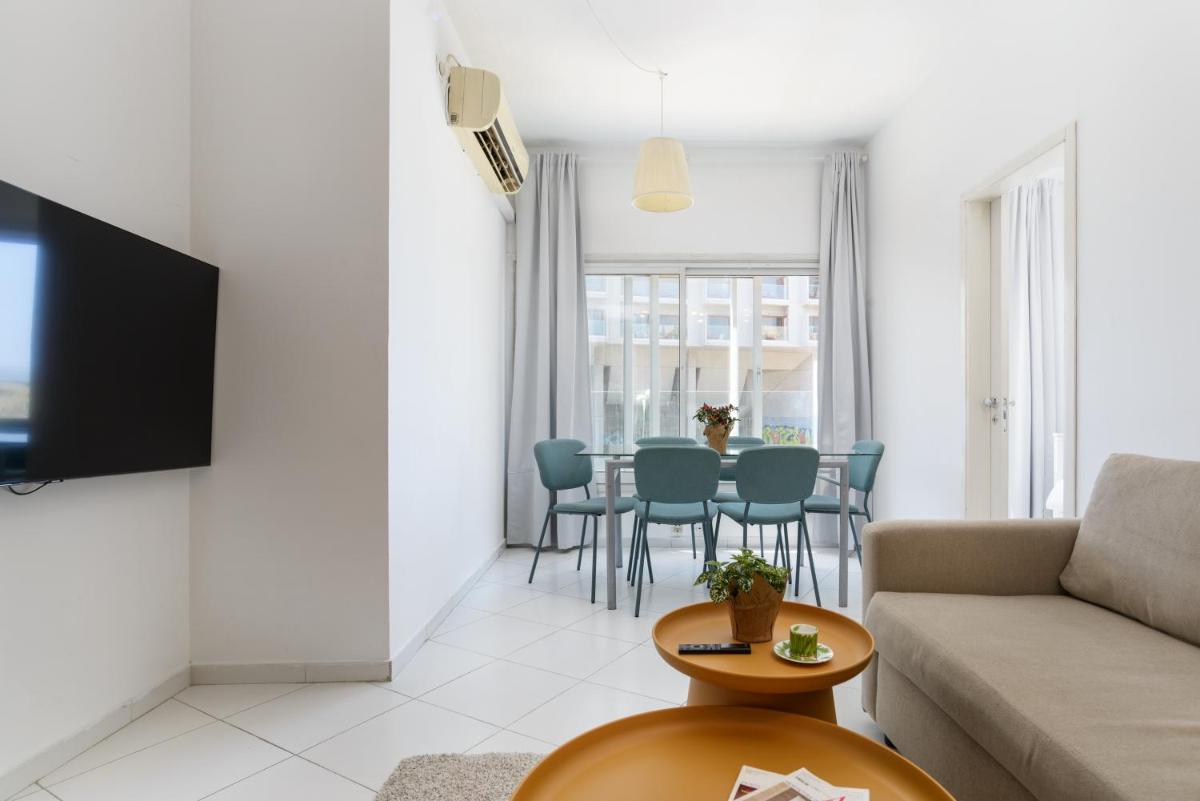 Sea View 2 bedroom apartment with Bomb Shelter