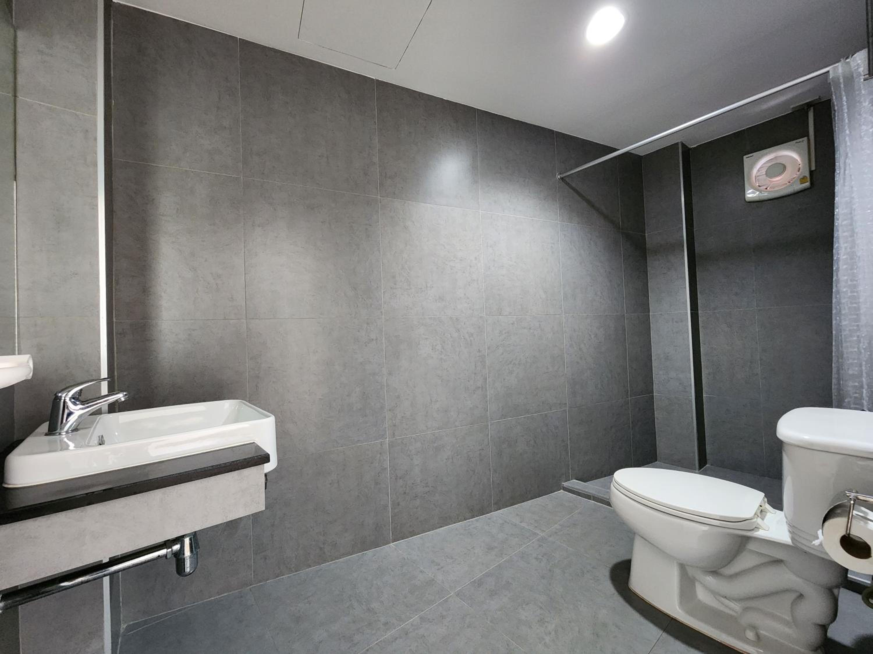 Wayha Hostel Don Mueang Airport