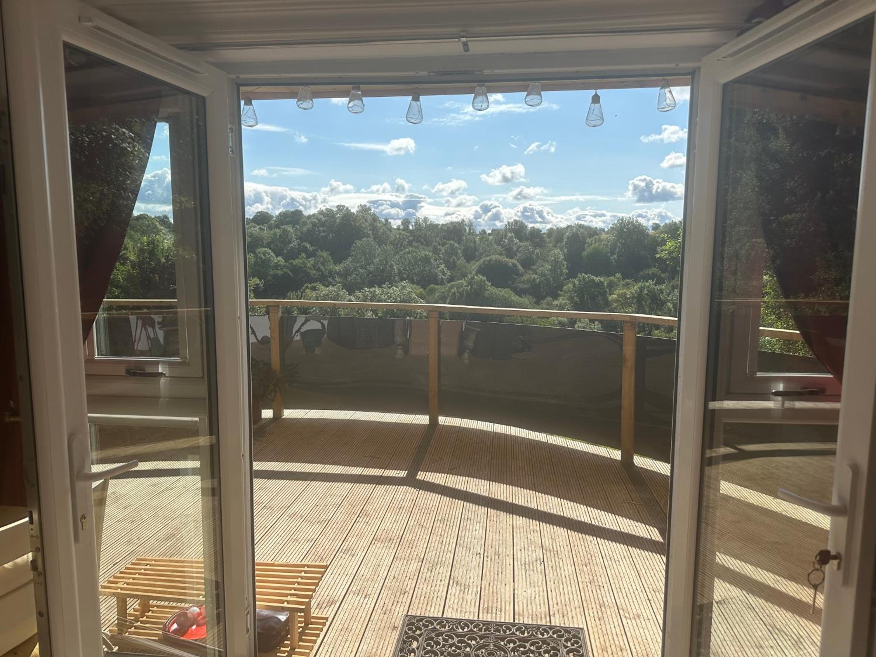 Unique Orchard Lodge for couples with hot tub