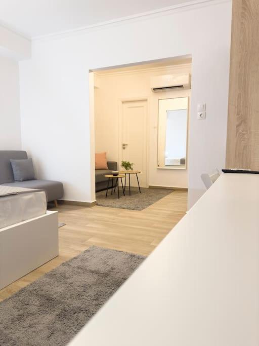 Petite Retreat in Kolonaki, Athens /Netflix