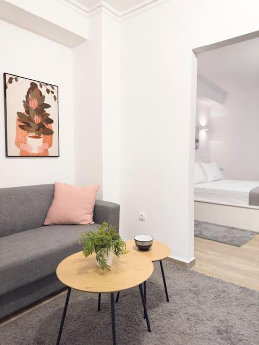Petite Retreat in Kolonaki, Athens /Netflix