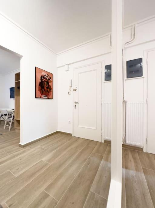 Petite Retreat in Kolonaki, Athens /Netflix