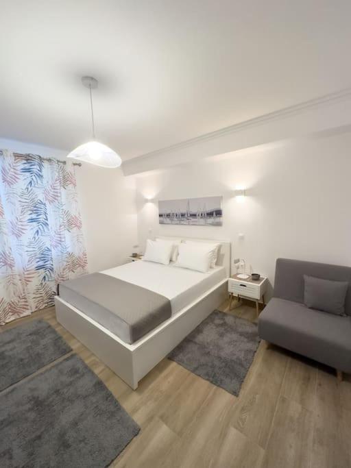 Petite Retreat in Kolonaki, Athens /Netflix