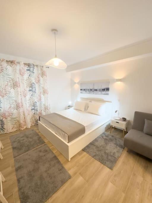 Petite Retreat in Kolonaki, Athens /Netflix