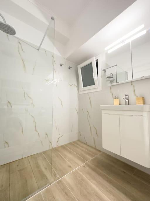 Petite Retreat in Kolonaki, Athens /Netflix
