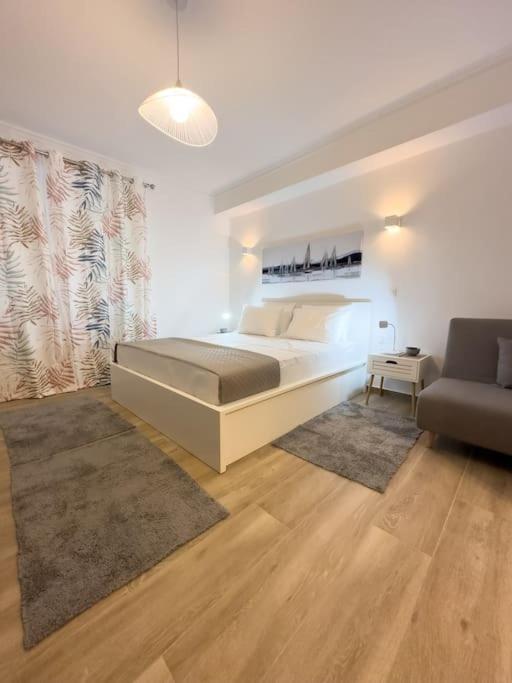 Petite Retreat in Kolonaki, Athens /Netflix