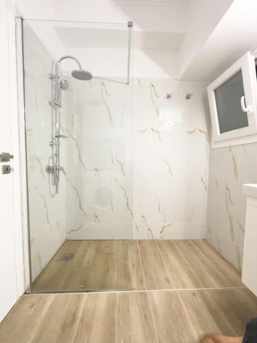 Petite Retreat in Kolonaki, Athens /Netflix