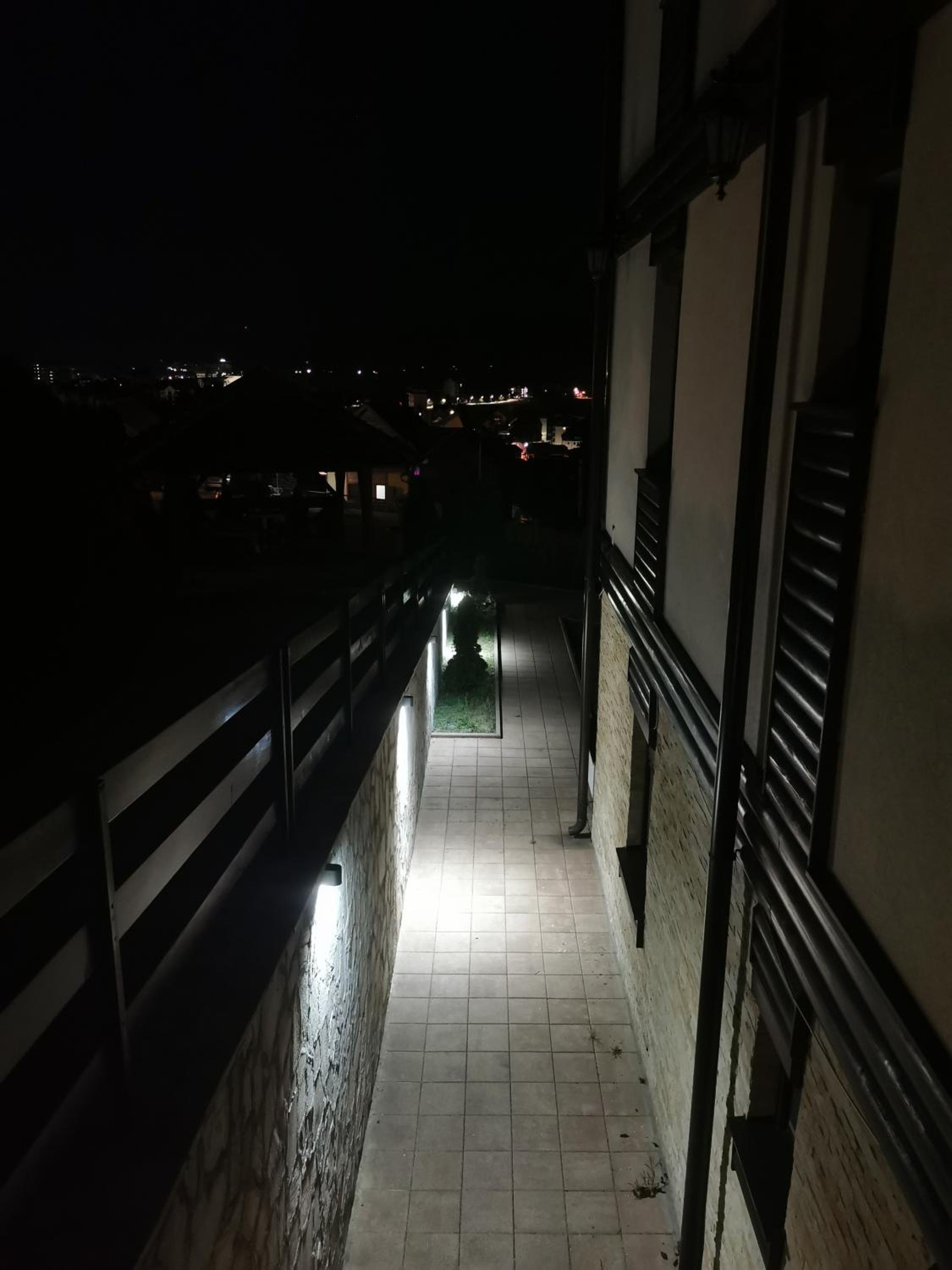 Photo 44