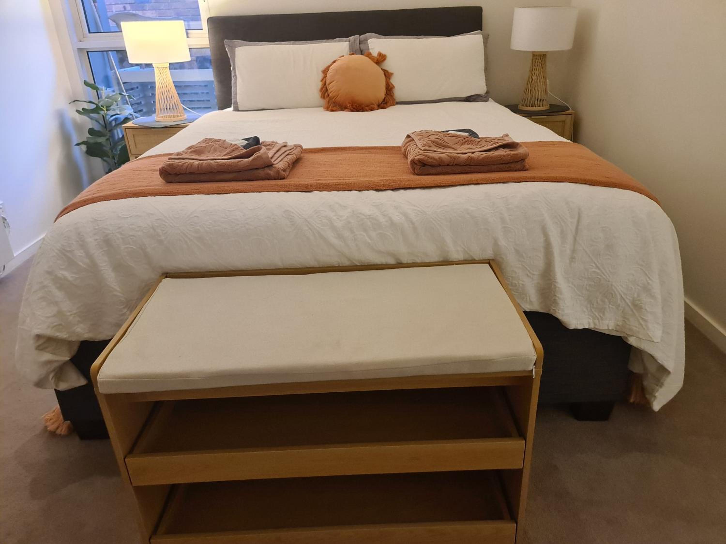 Cosy Beach Apartment with Free Secure Car Park