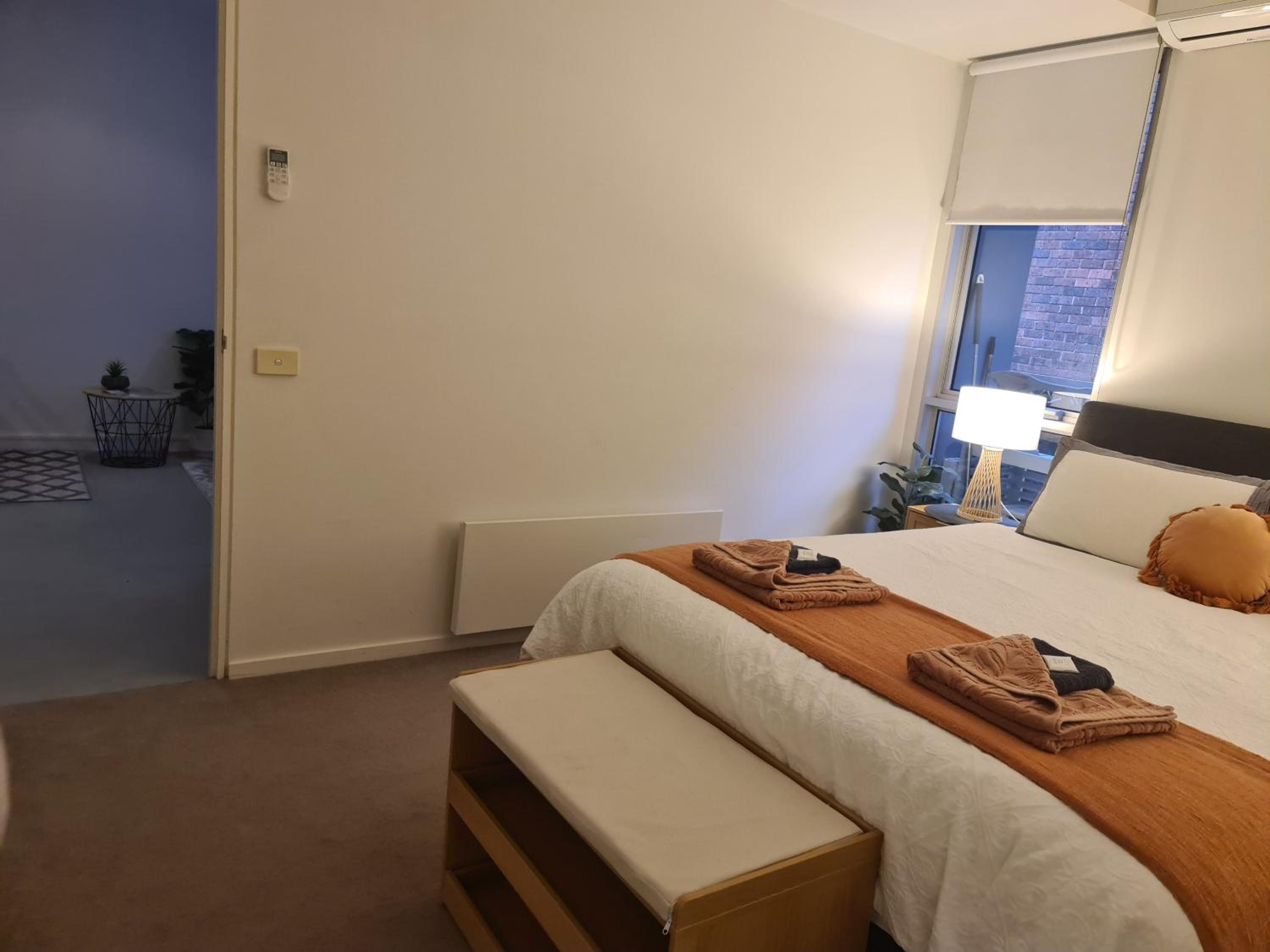 Cosy Beach Apartment with Free Secure Car Park