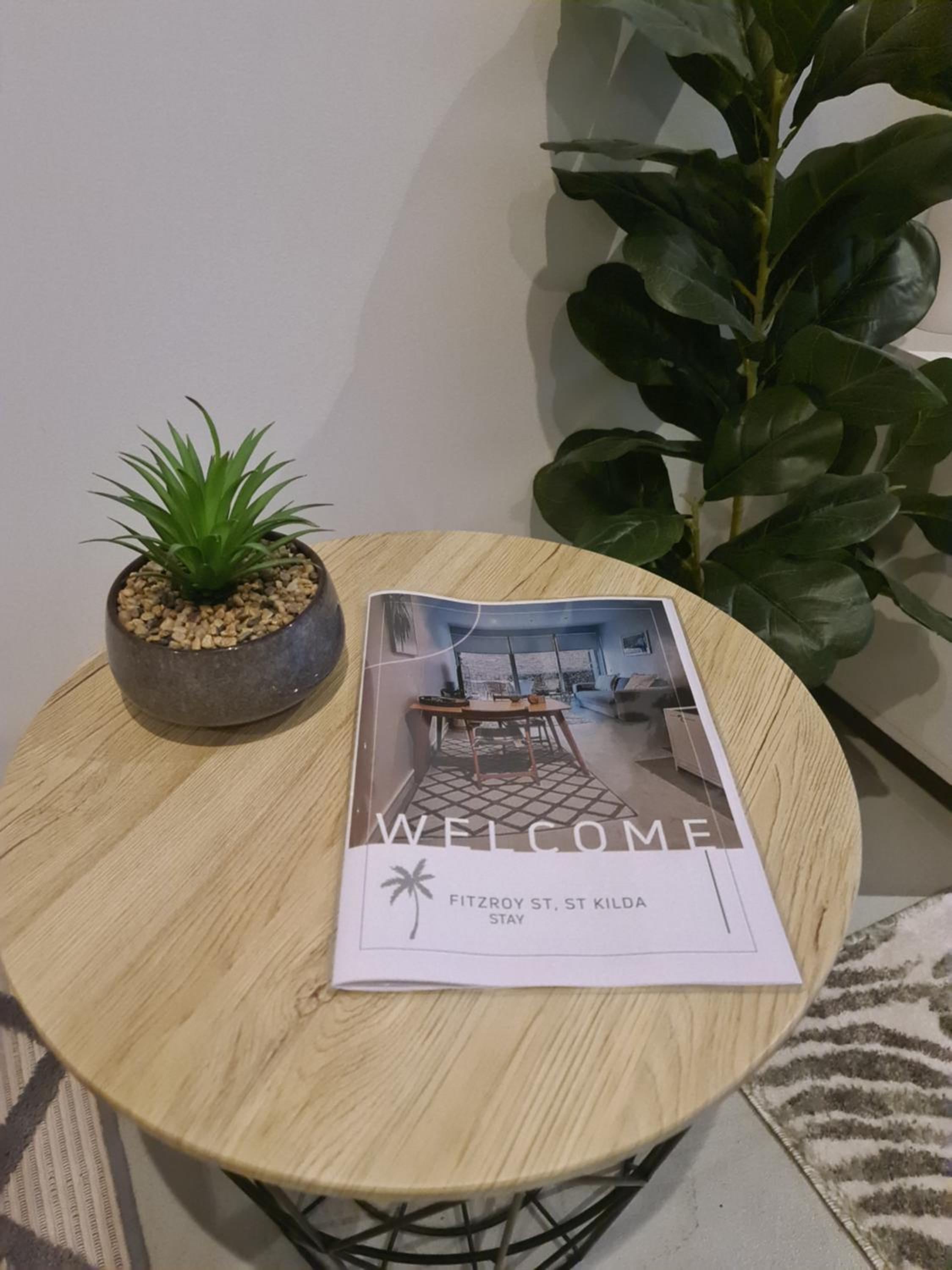 Cosy Beach Apartment with Free Secure Car Park