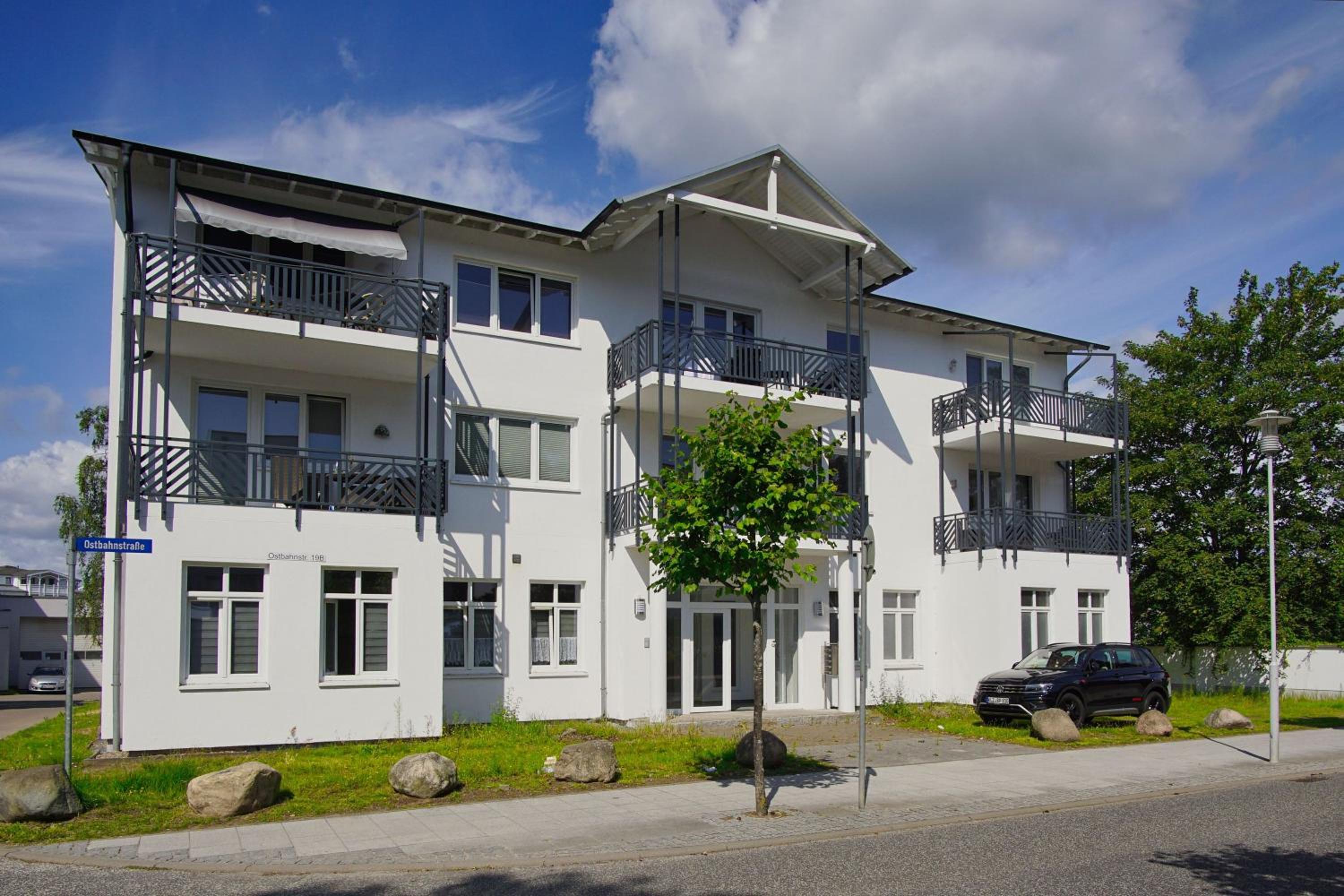 schöne 2-Raum-Wohnung mit Balkon, gratis Nutzung vom AHOI Erlebnisbad und Sauna in Sellin - Villa Jolie FeWo 09