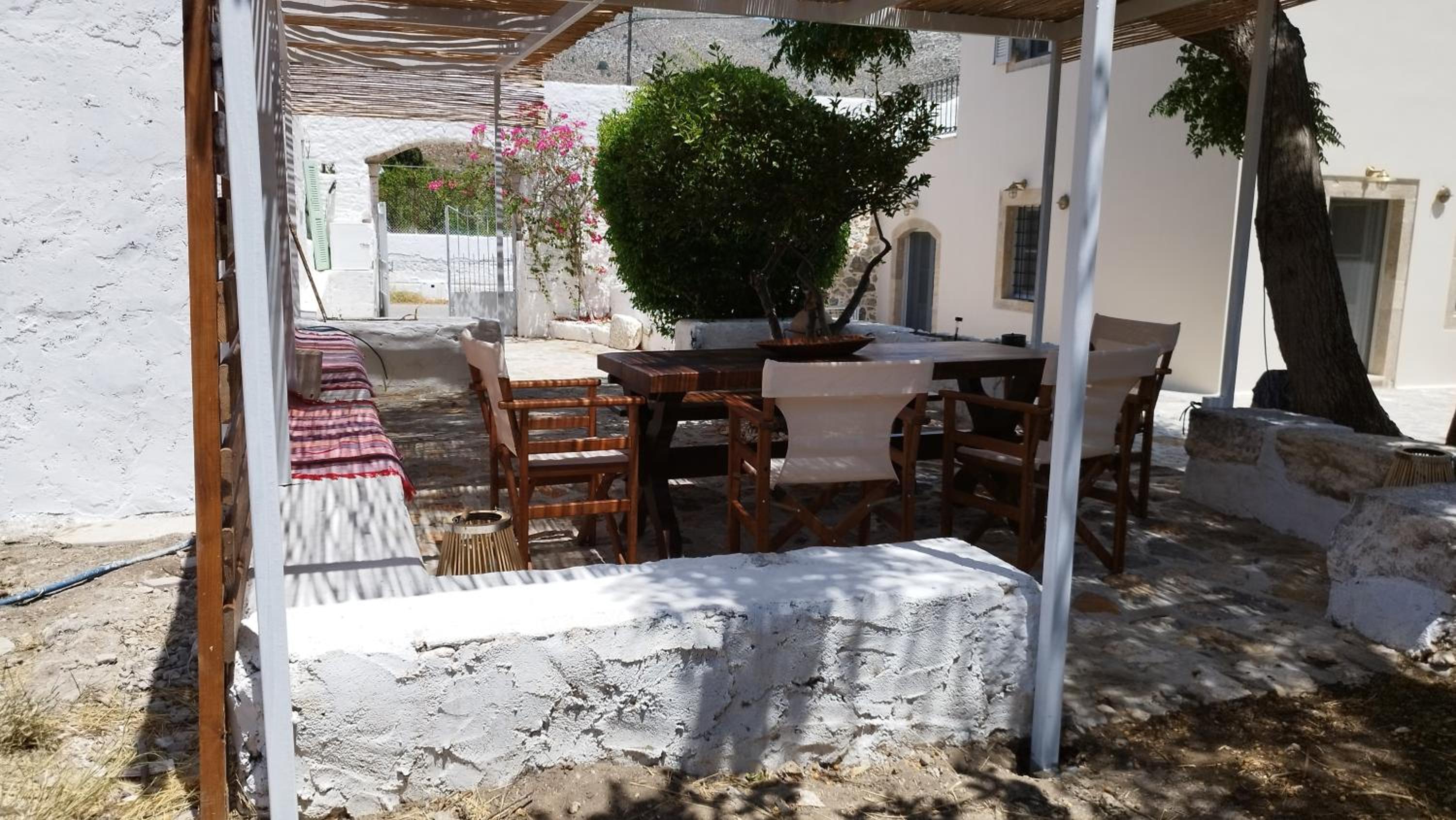 Maison Des Clementines view 4