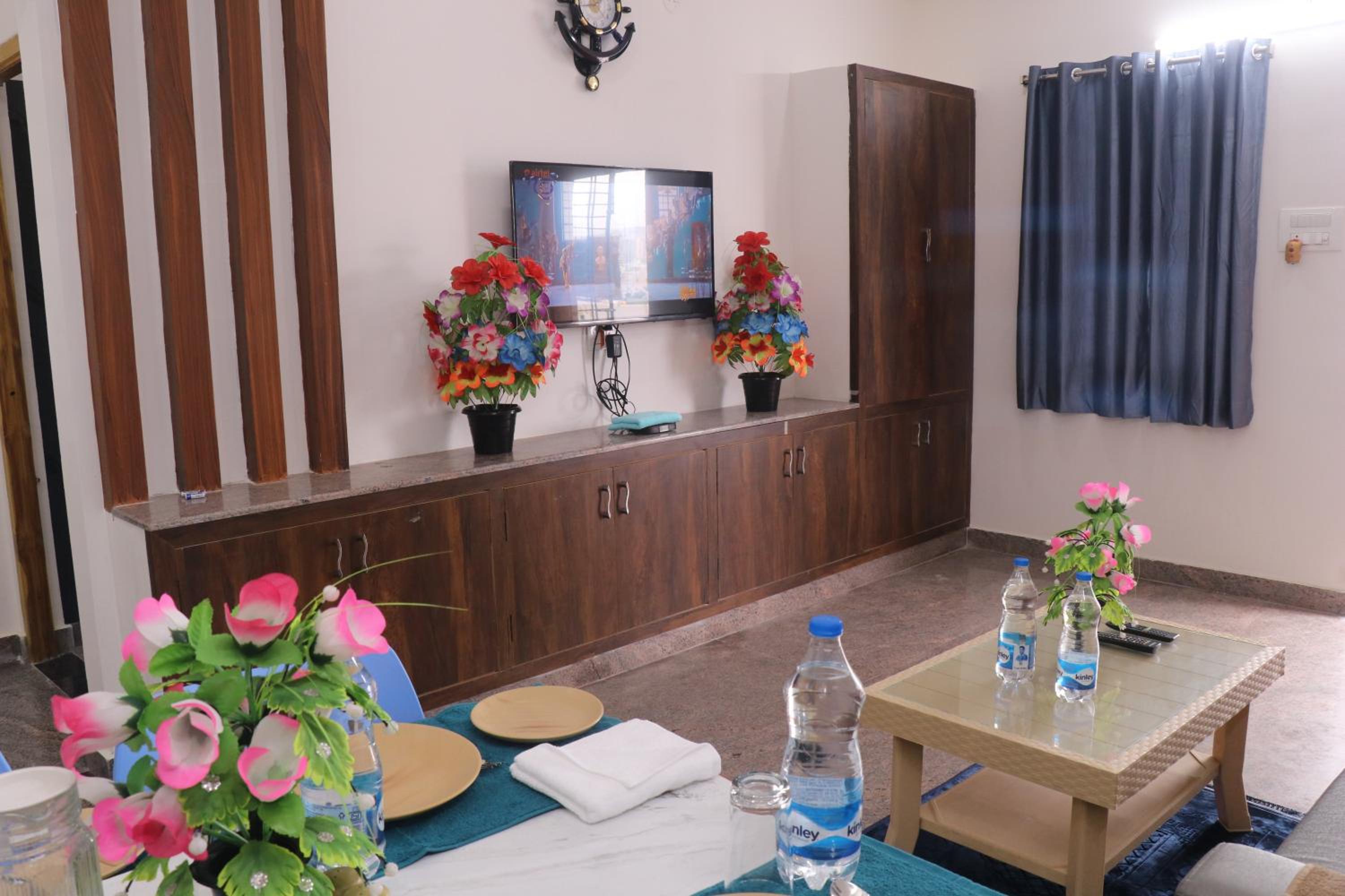 Leo Home Stay