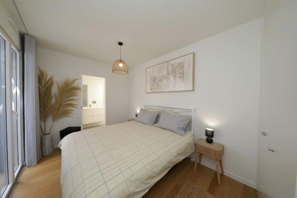 Luxury 2BR Apt, Terrace, Jacuzzi, Near Ria Formosa view 4