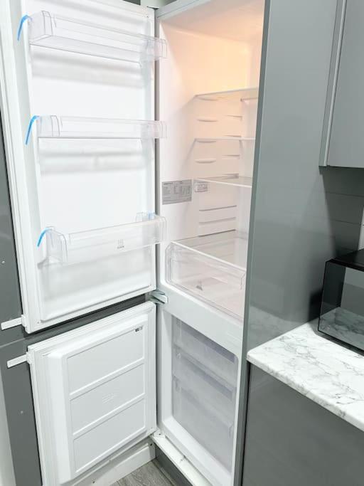 Modern Studio Near NEC with Free Parking - Prime Location view 5