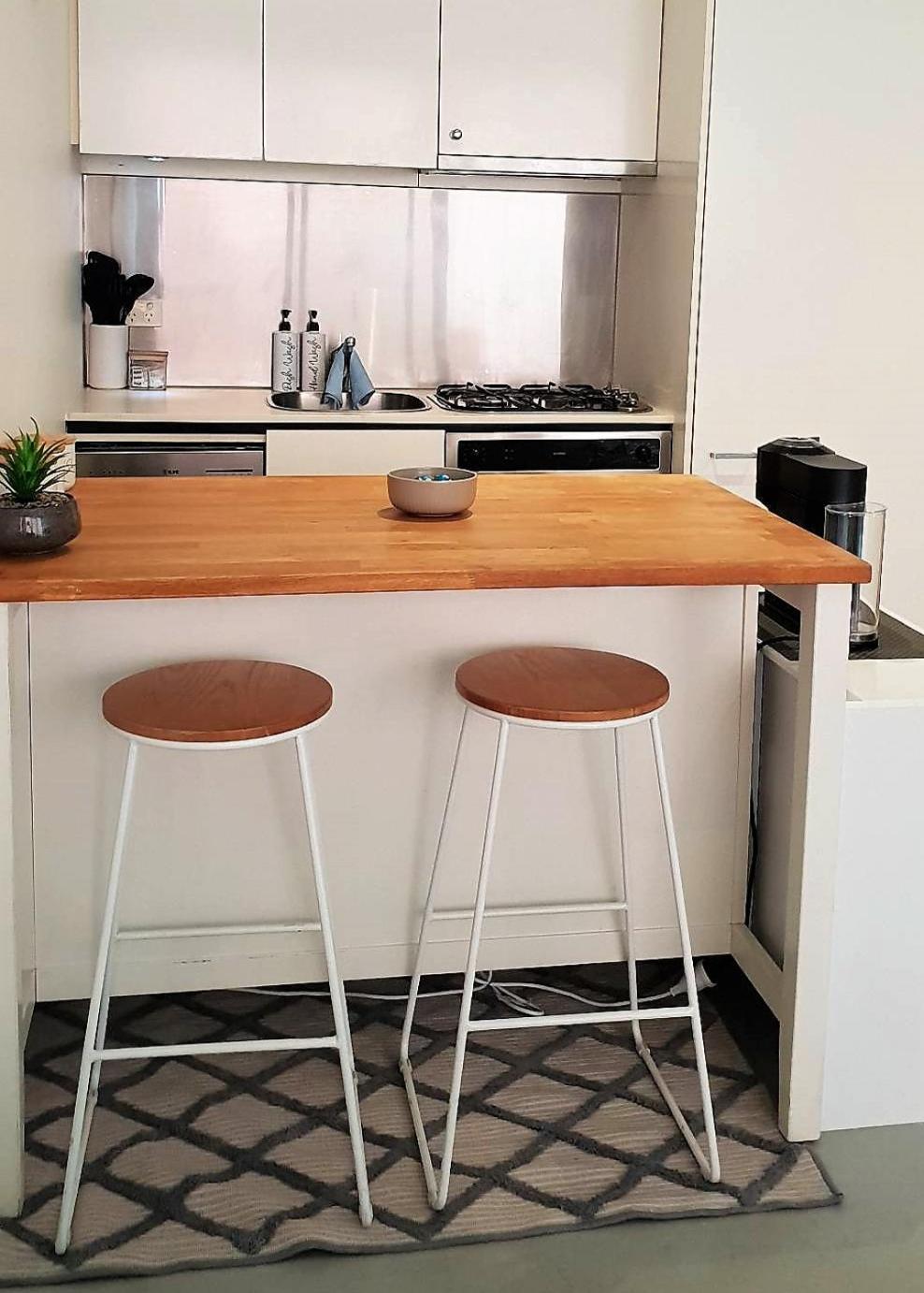 Cosy Beach Apartment with Free Secure Car Park