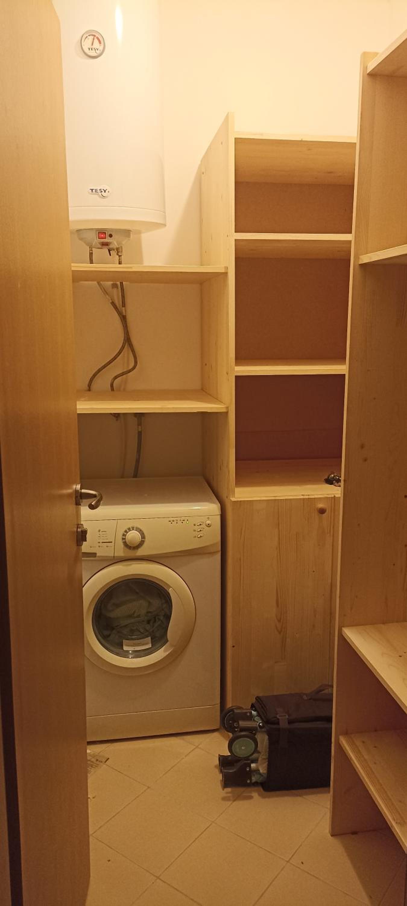 Cozy apartment with sea view and free parking