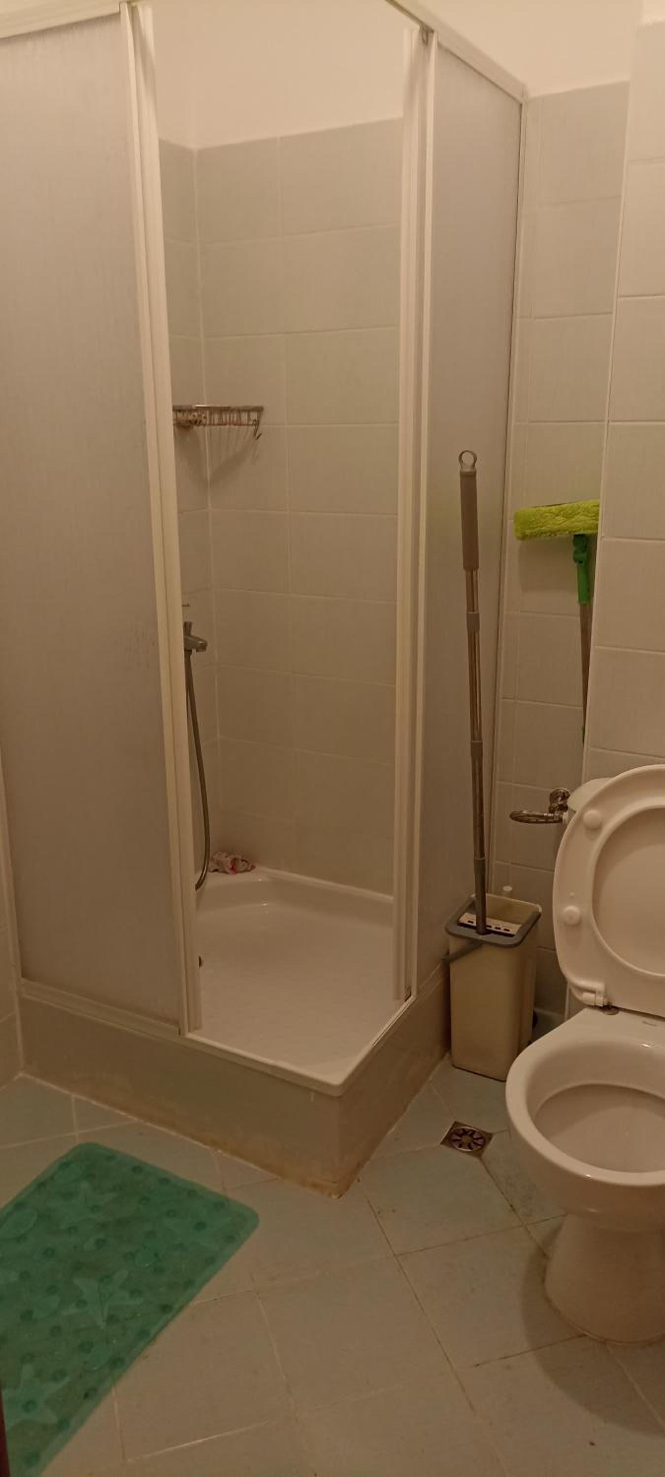 Cozy apartment with sea view and free parking