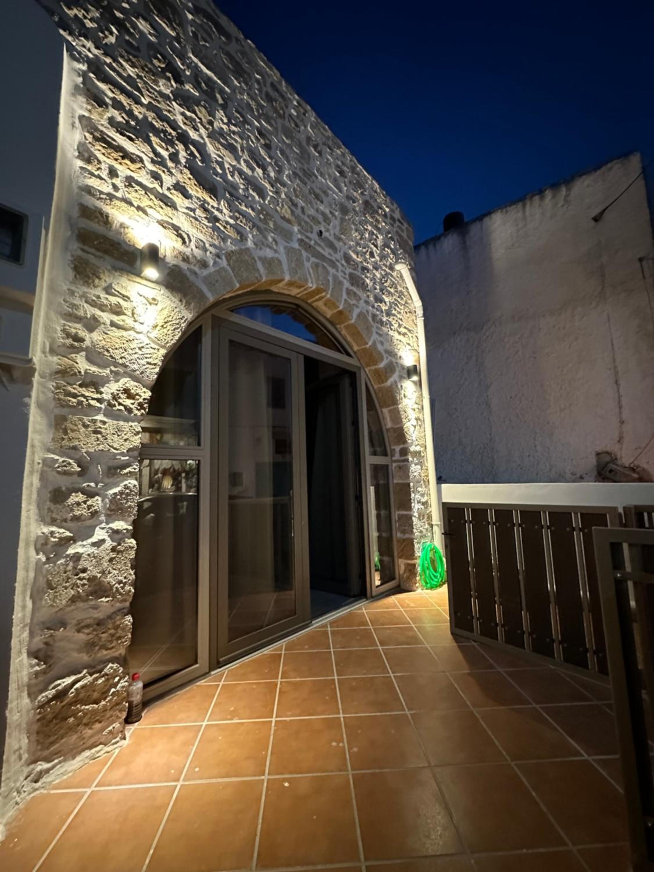 Camara House