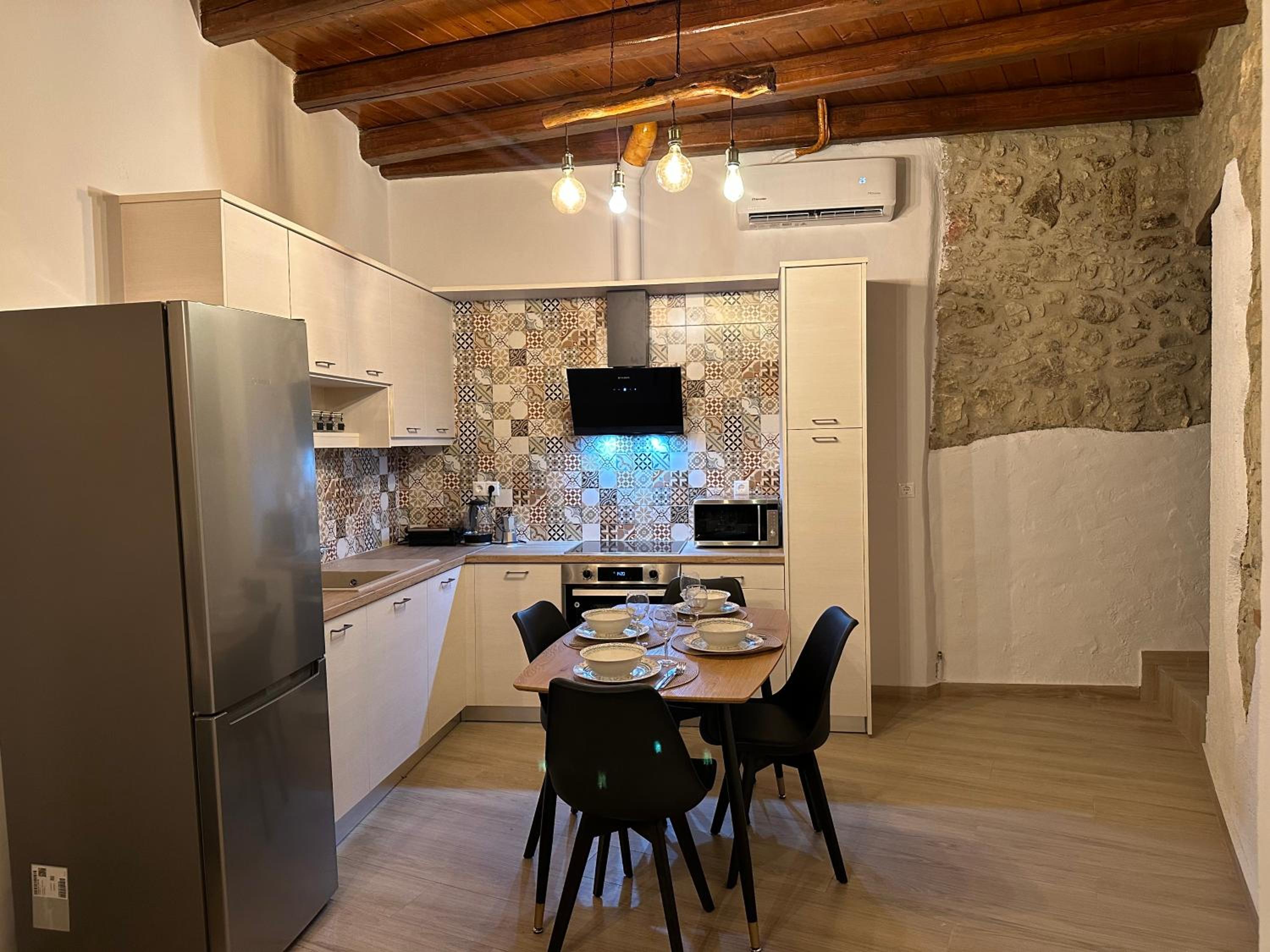 Camara House