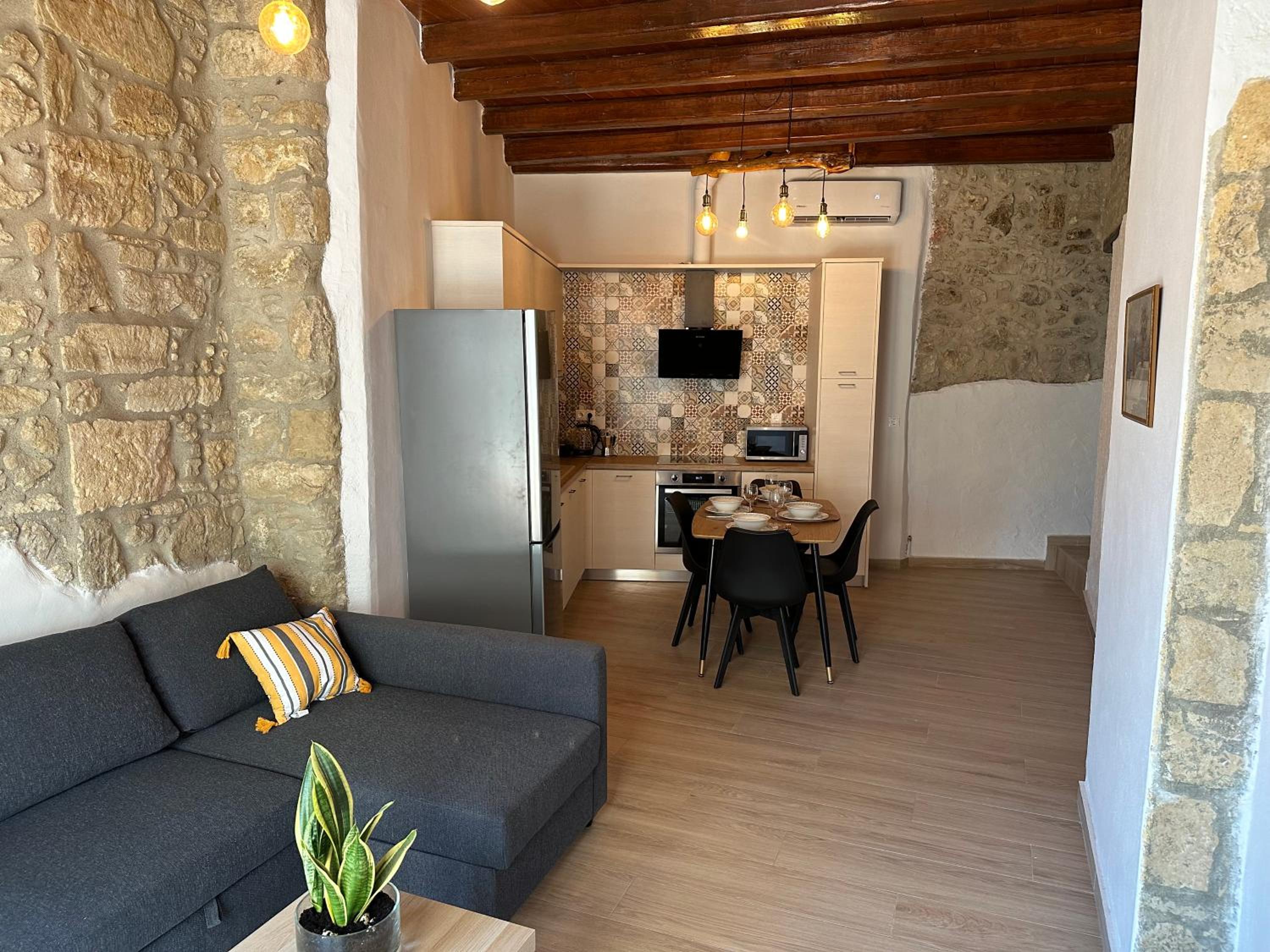 Camara House