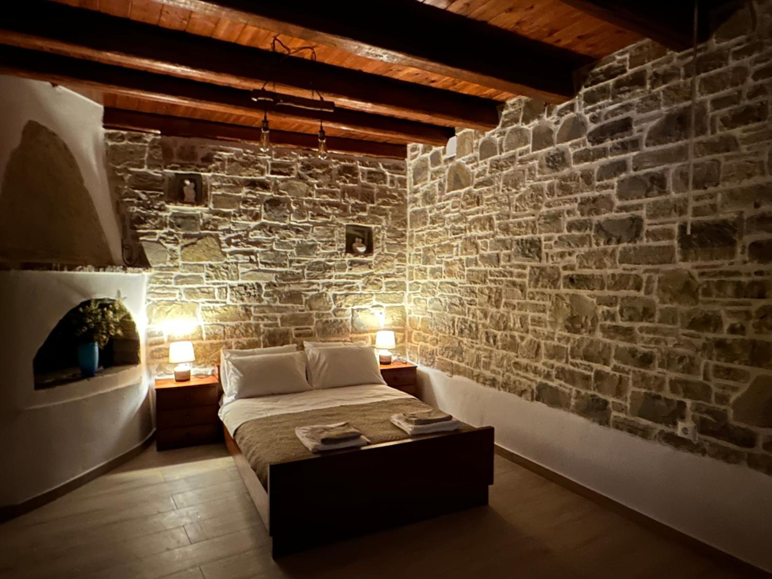 Camara House