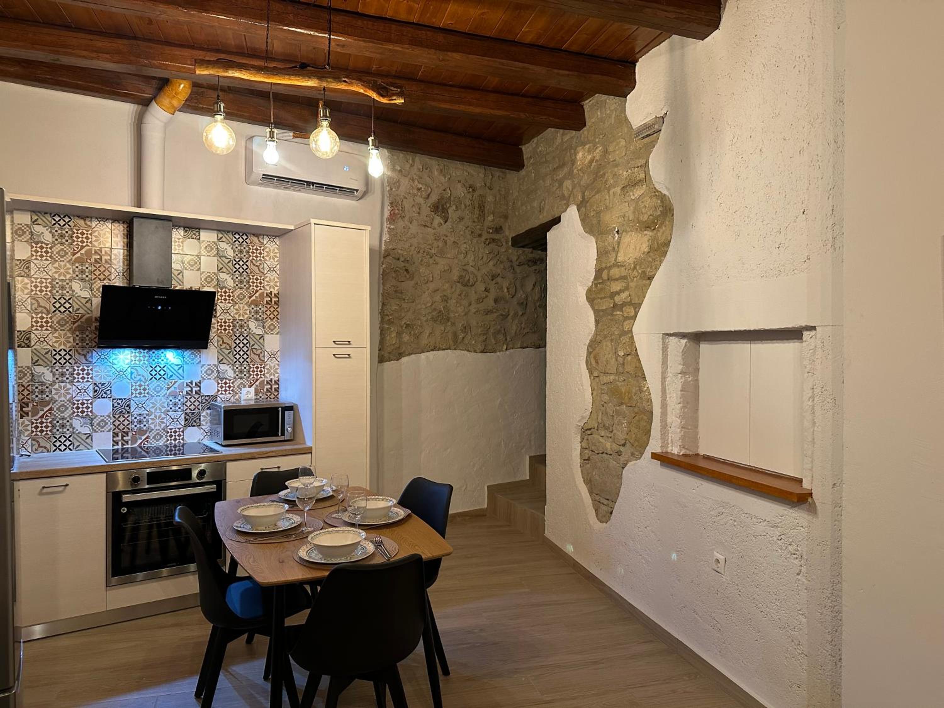 Camara House