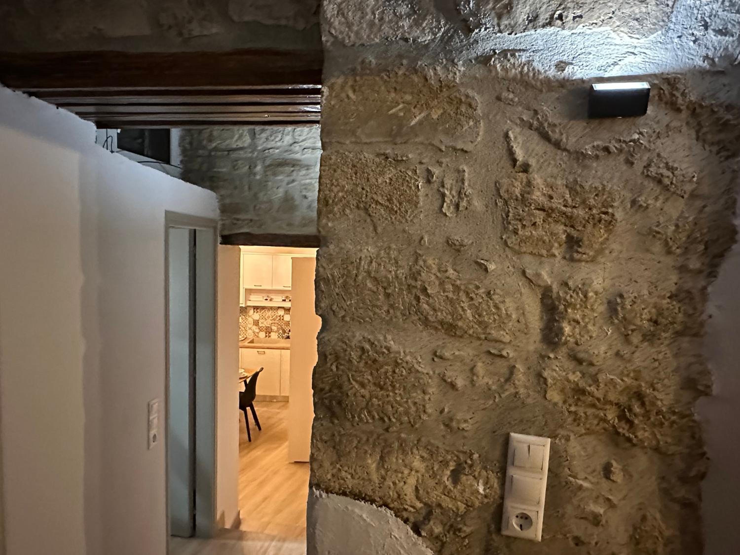 Camara House