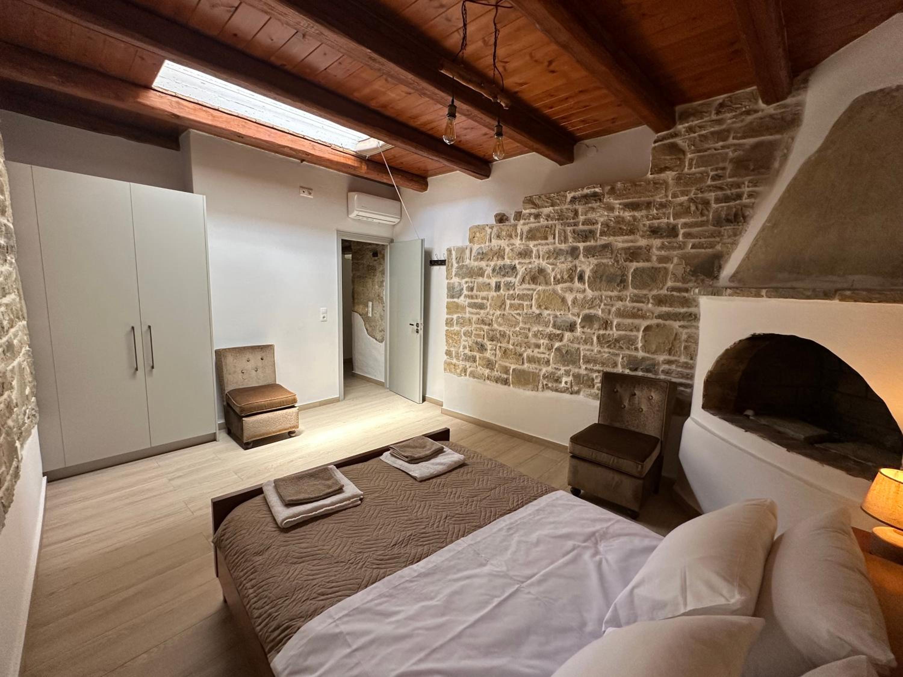 Camara House