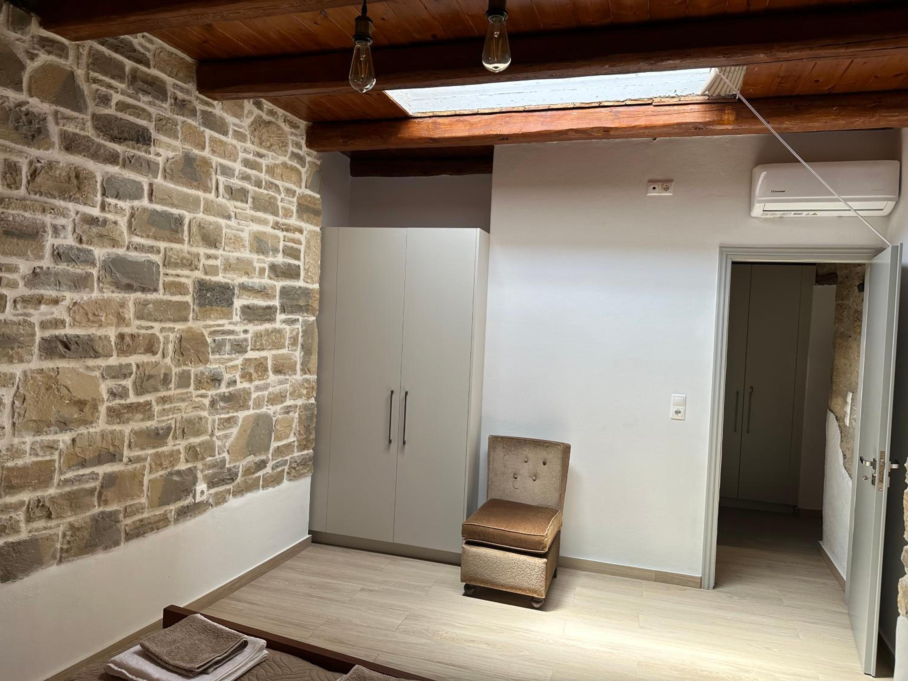 Camara House