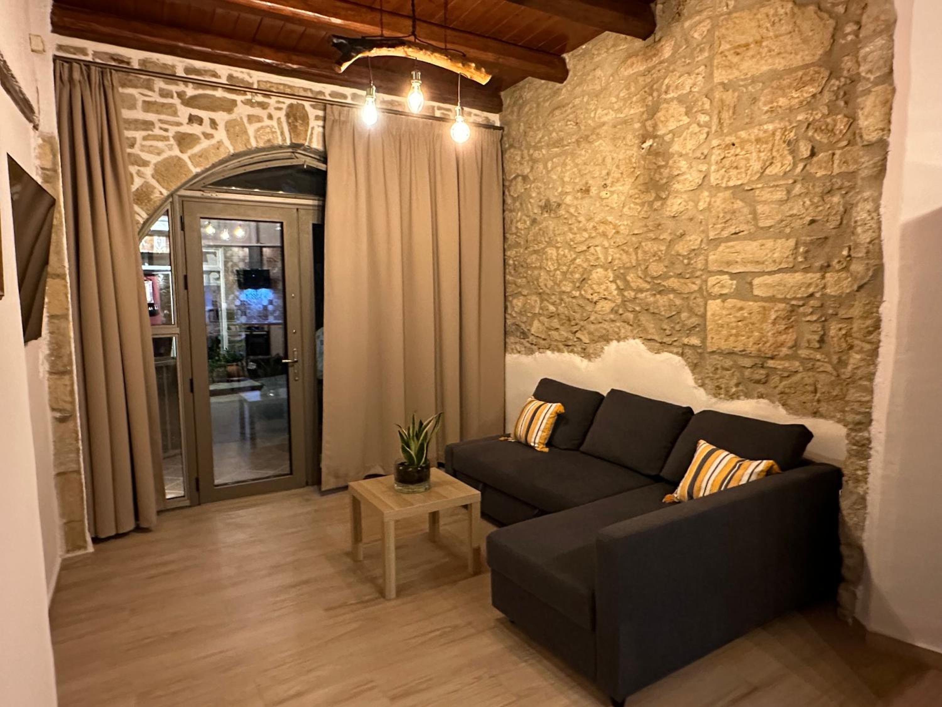 Camara House