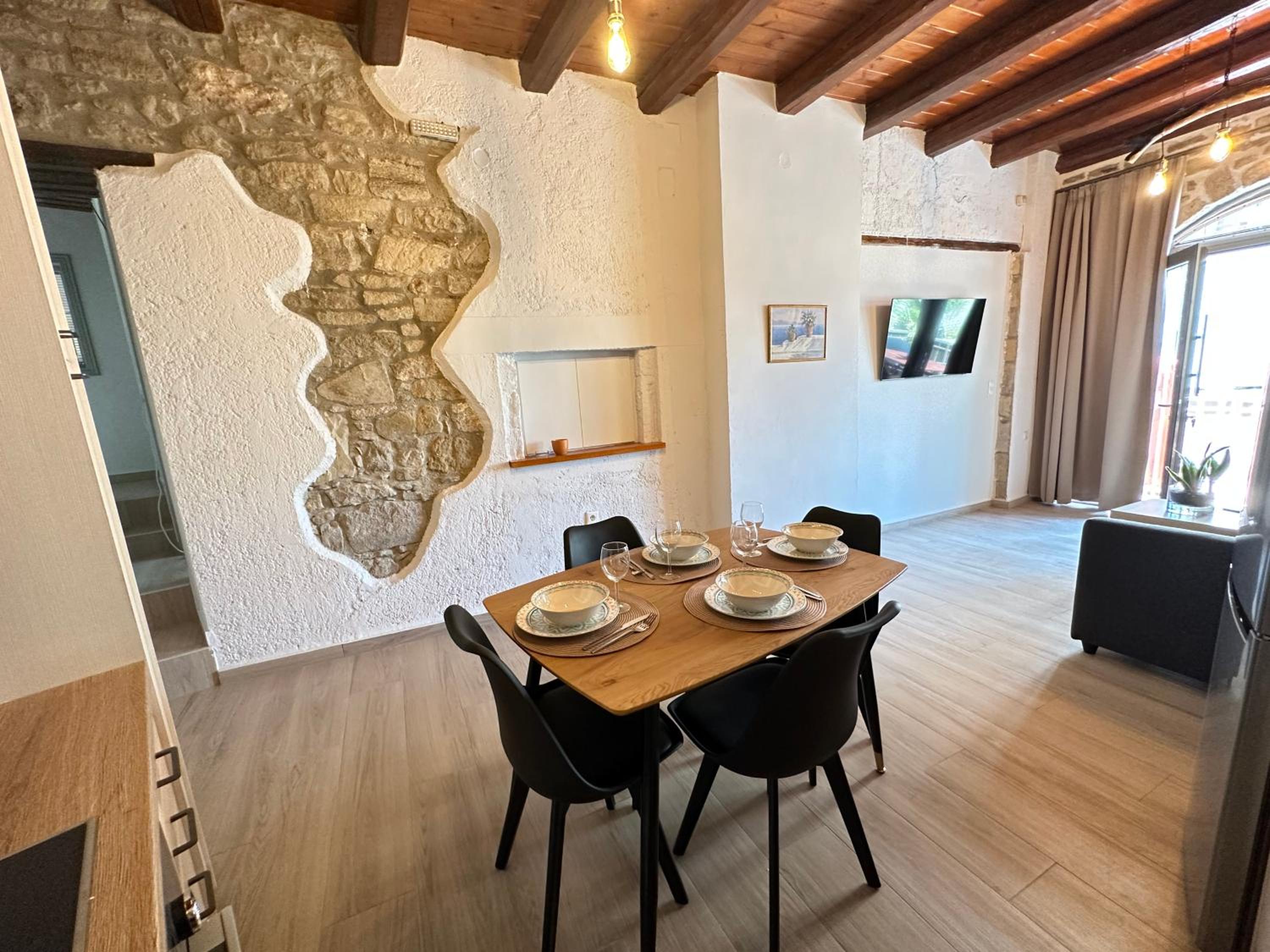 Camara House