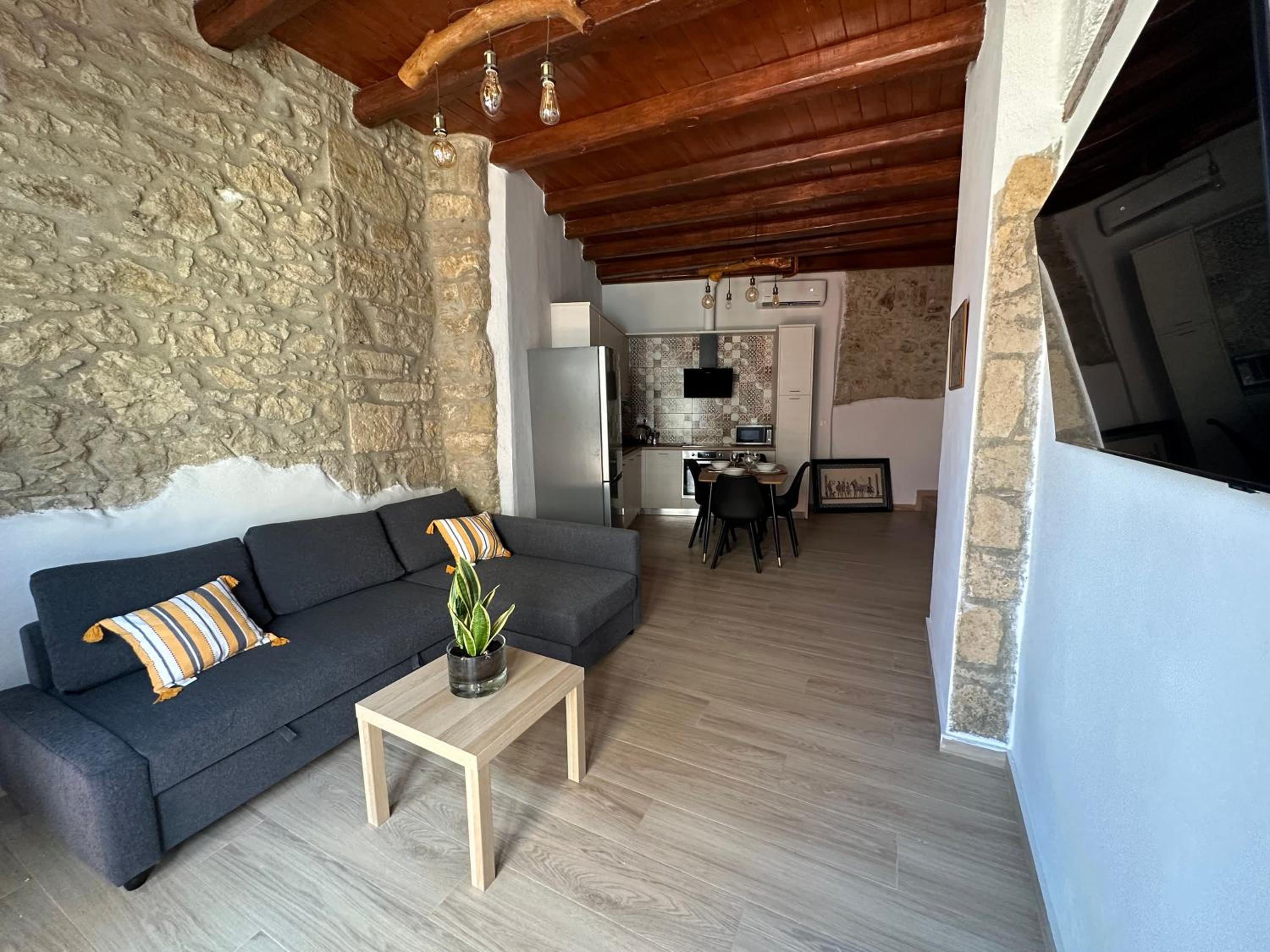 Camara House