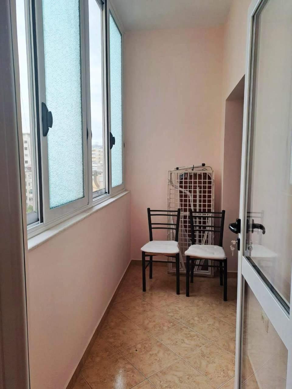 Lovely large summer apartment next to Lungomare